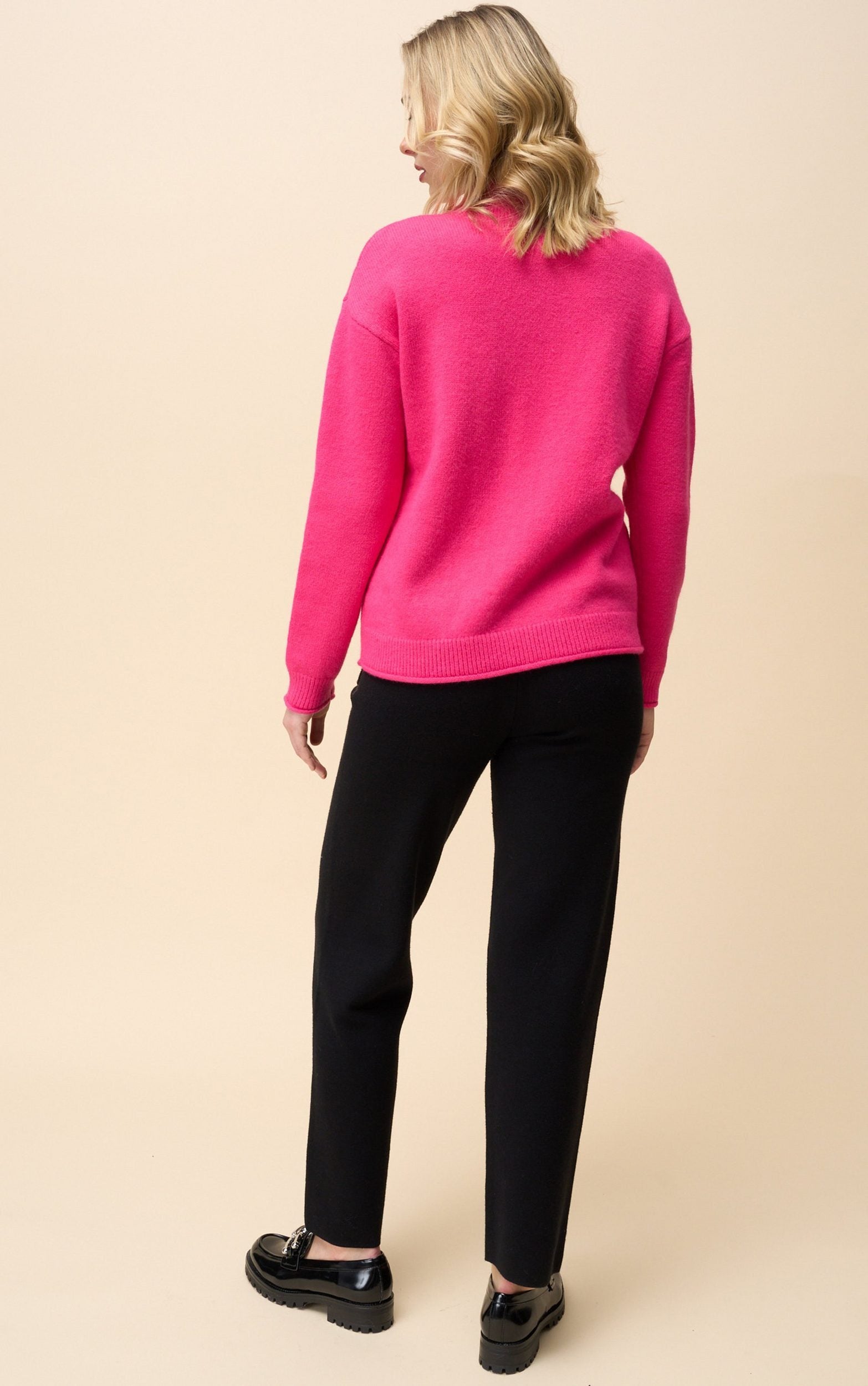 Strickpullover mit Zopfmuster