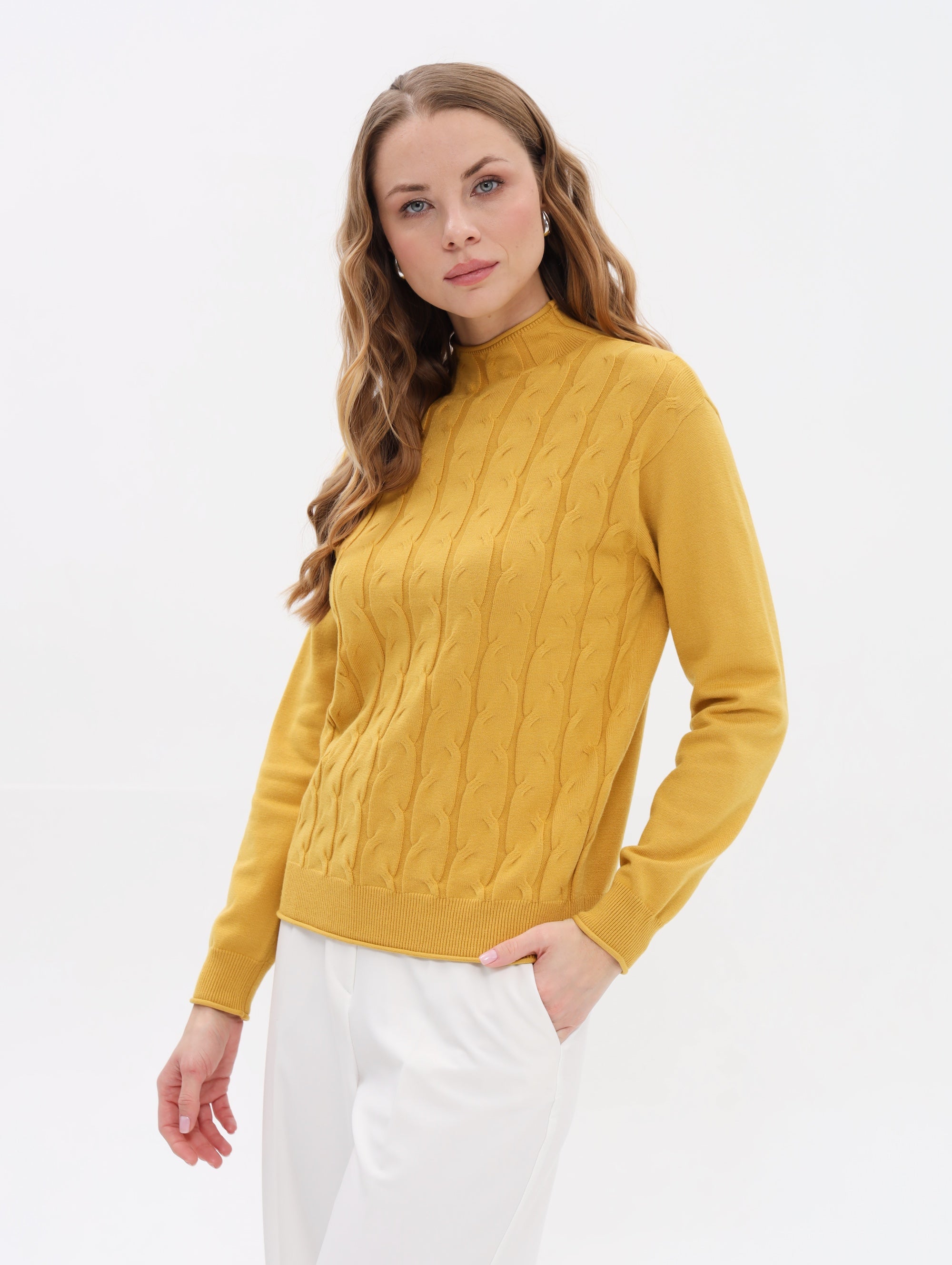 Rollkragenpullover mit Zopfstrick-Optik