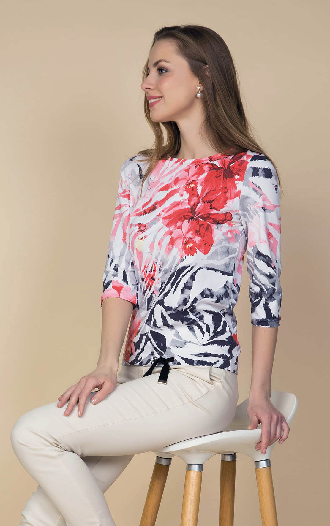 T-Shirt mit floralem Allover-Print und Tunnelzug