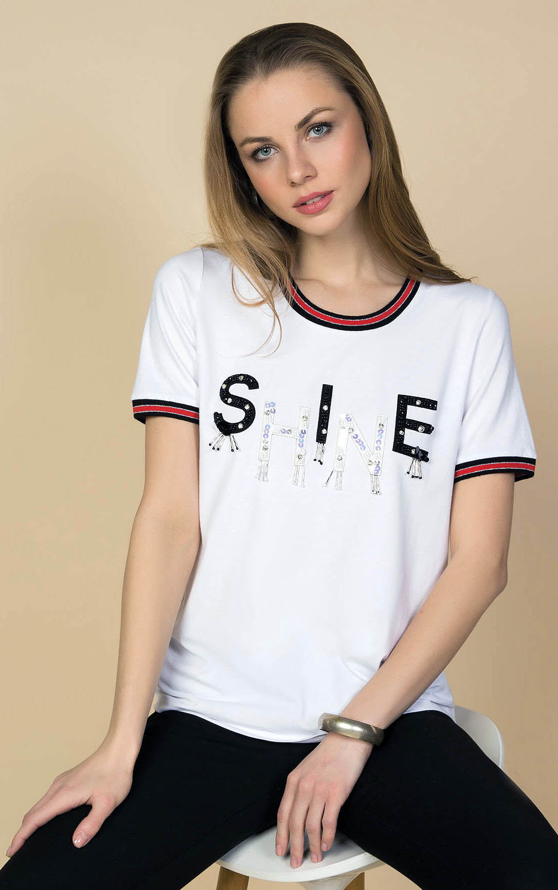 T-Shirt mit SHINE Schriftzug und Paillettenverzierung