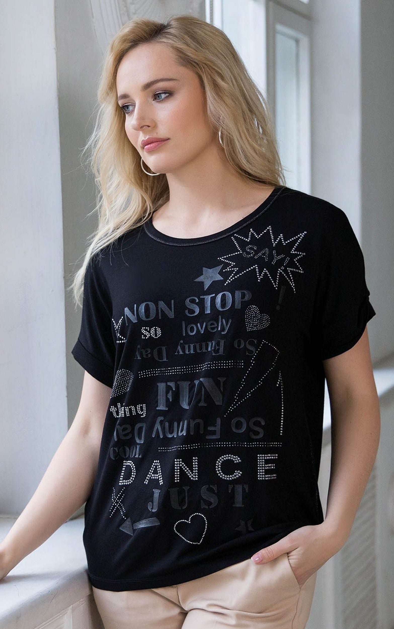 T-Shirt mit Schriftzügen und Glitzerdetails