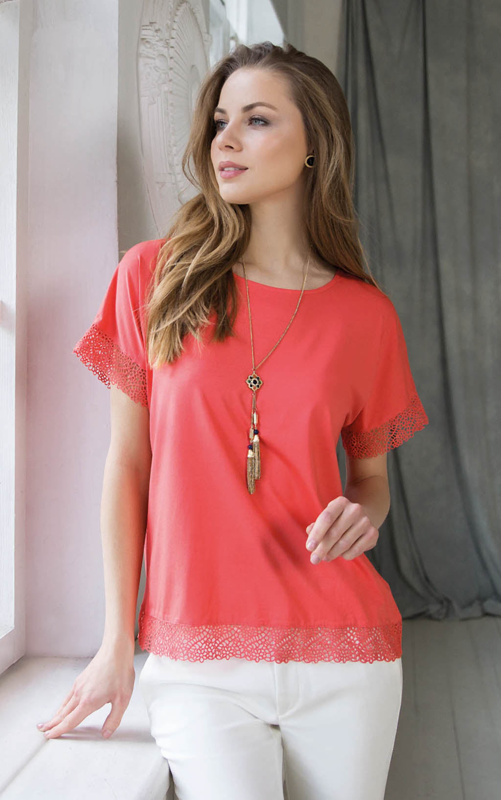T-Shirt mit Spitzendetails