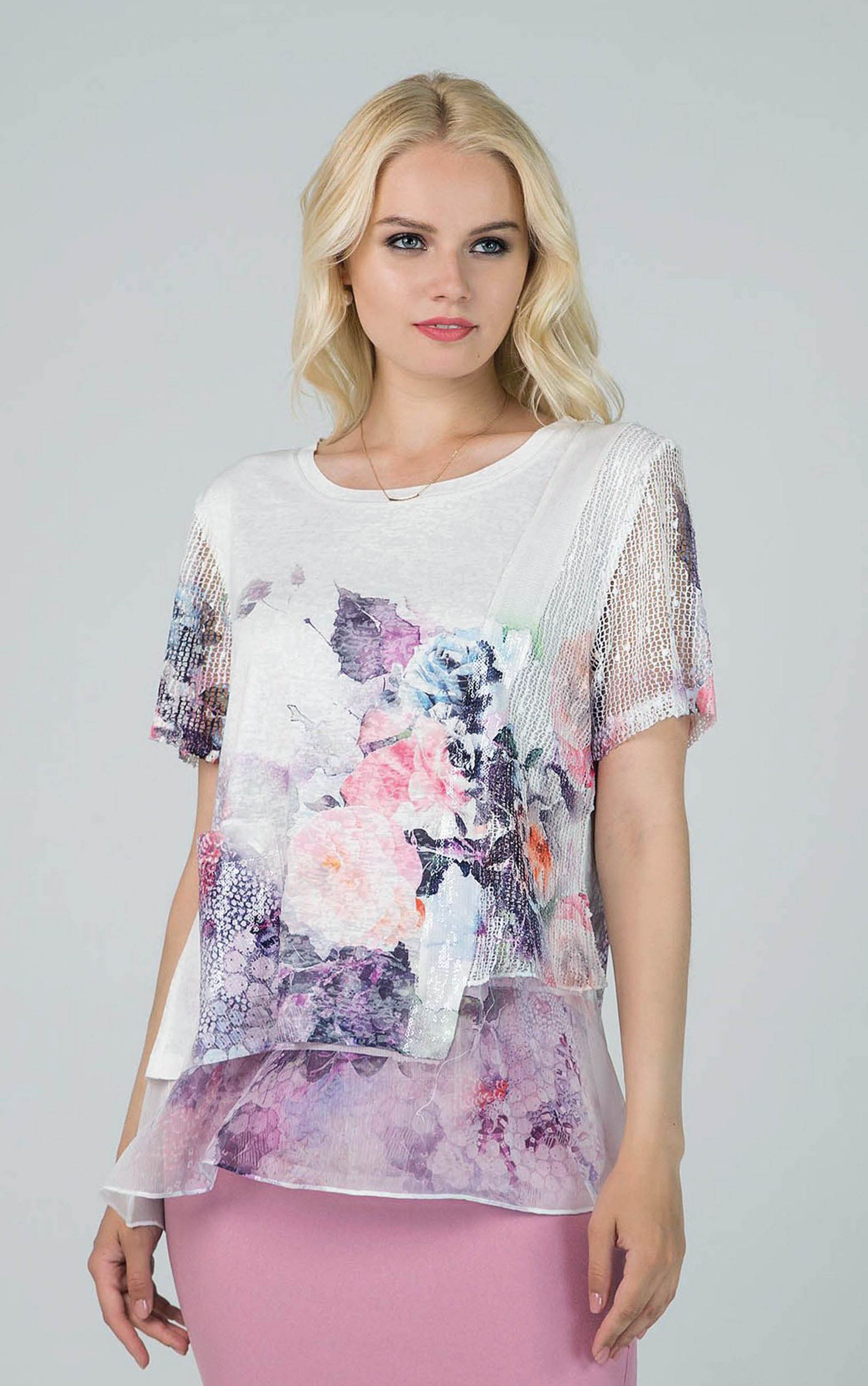 T-Shirt mit floralem Print und perforierten Details