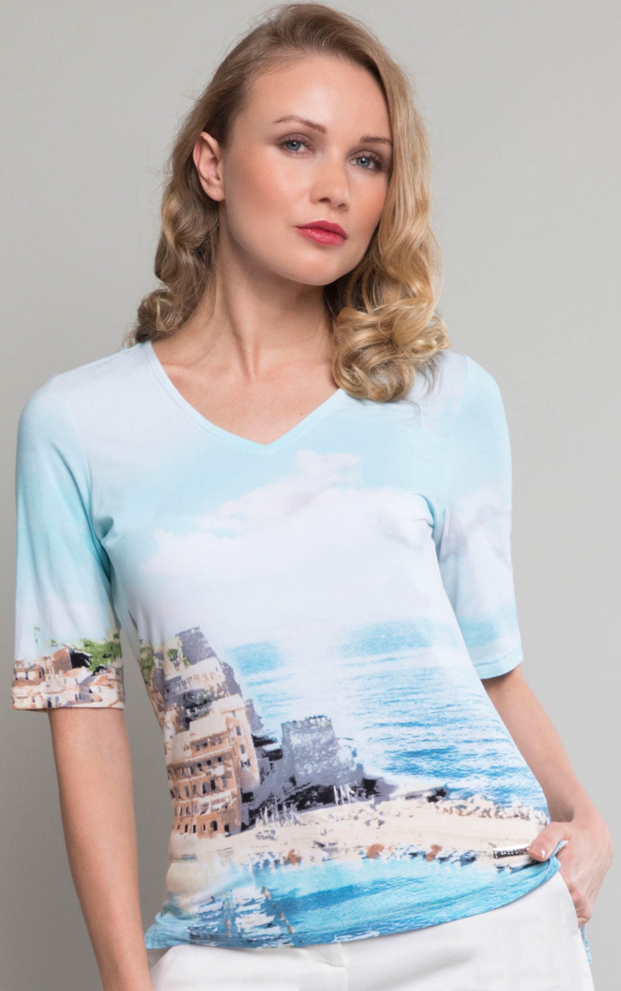 T-Shirt mit abstraktem Strandprint