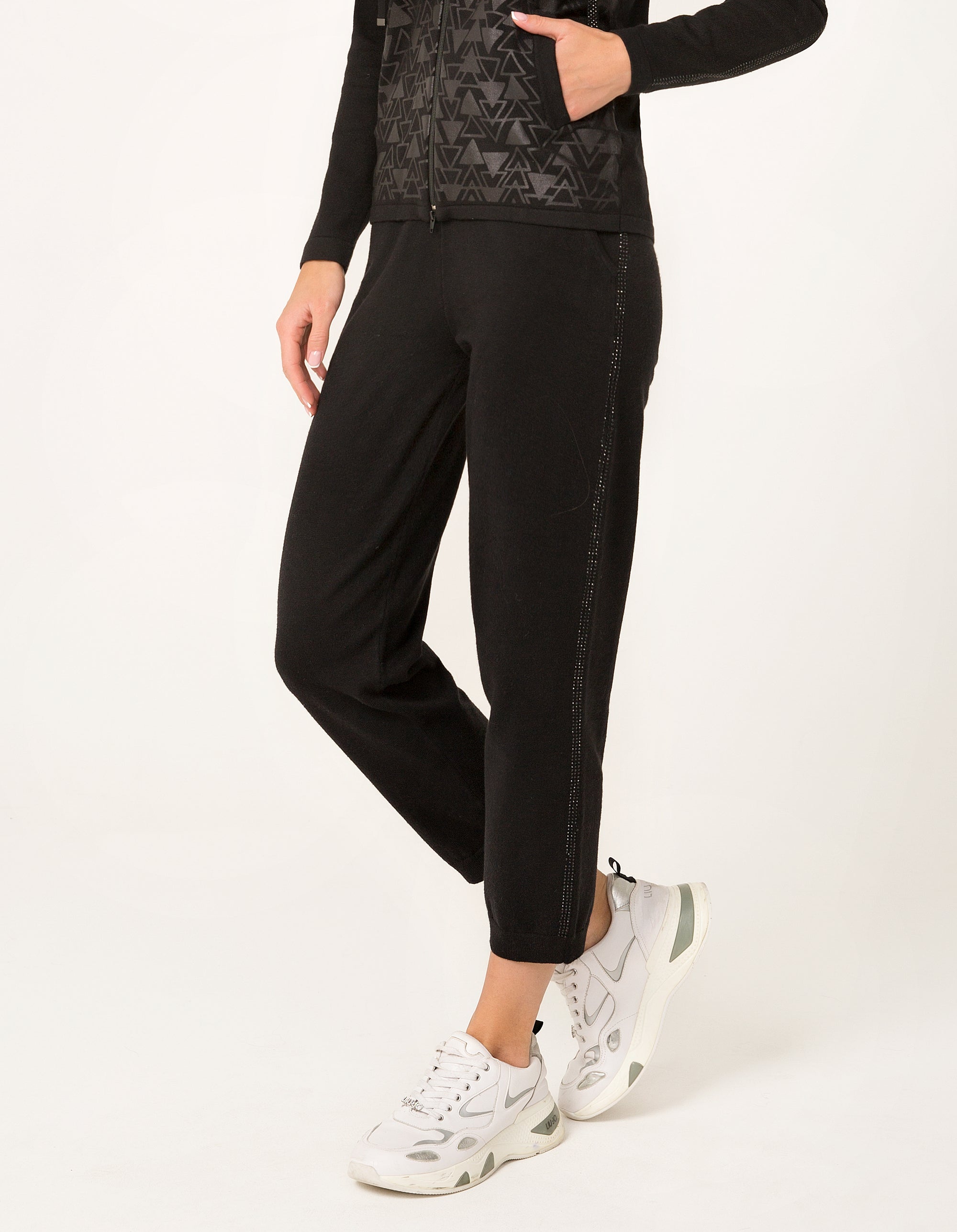 Strickhose mit Strassstreifen