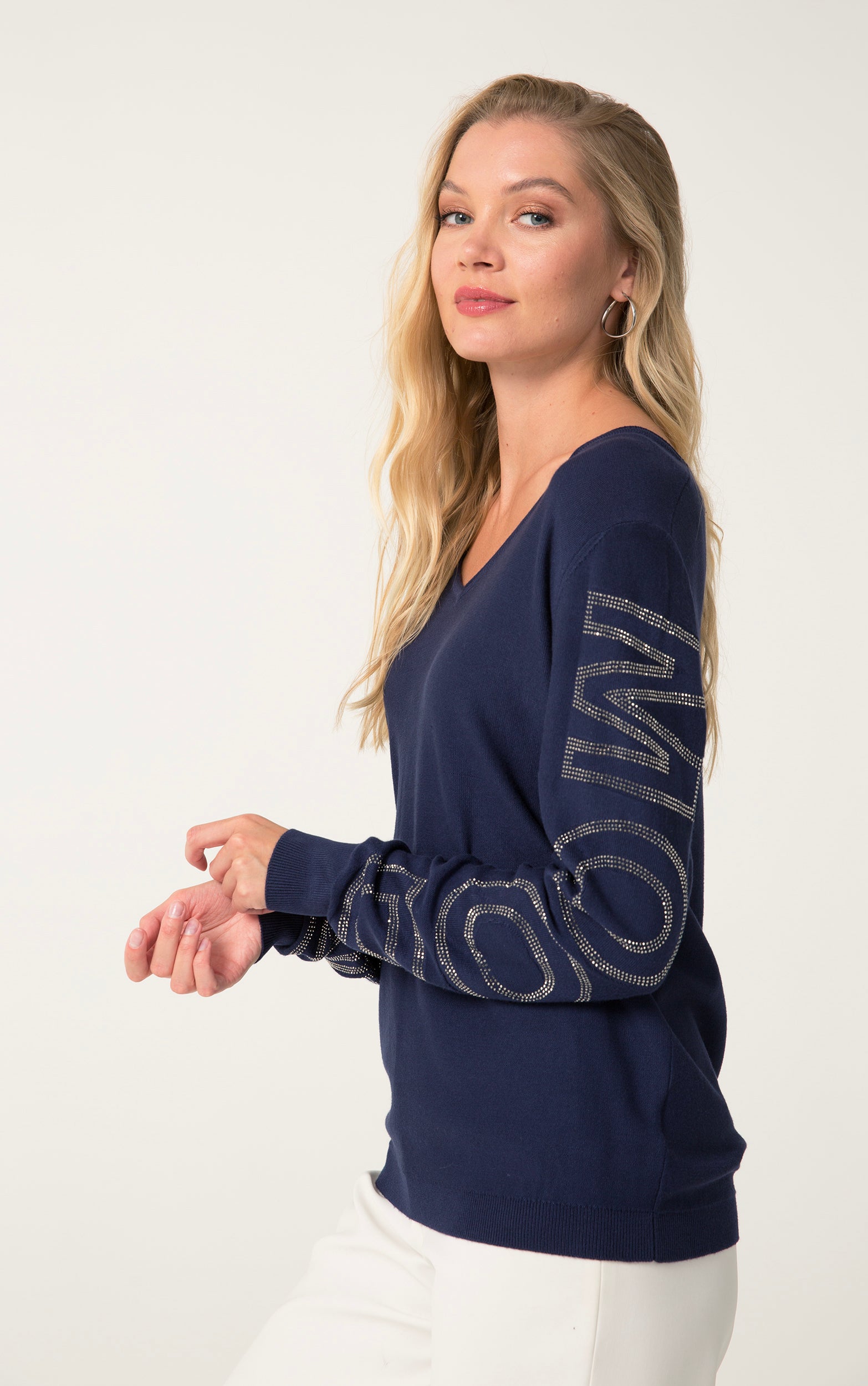 Strickpullover mit Strassdetails