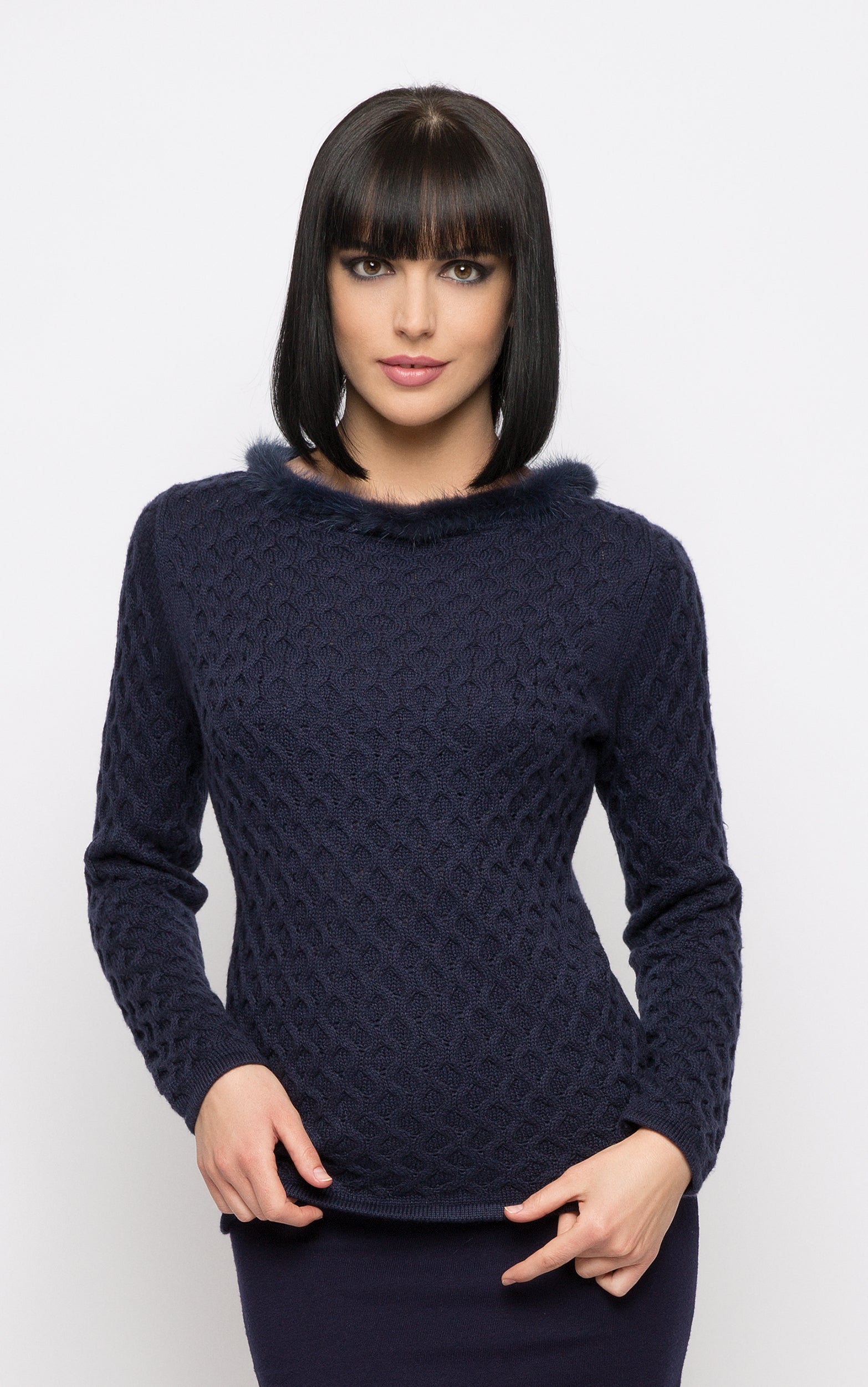 Strukturierter Pullover mit abnehmbaren Pelzkragen