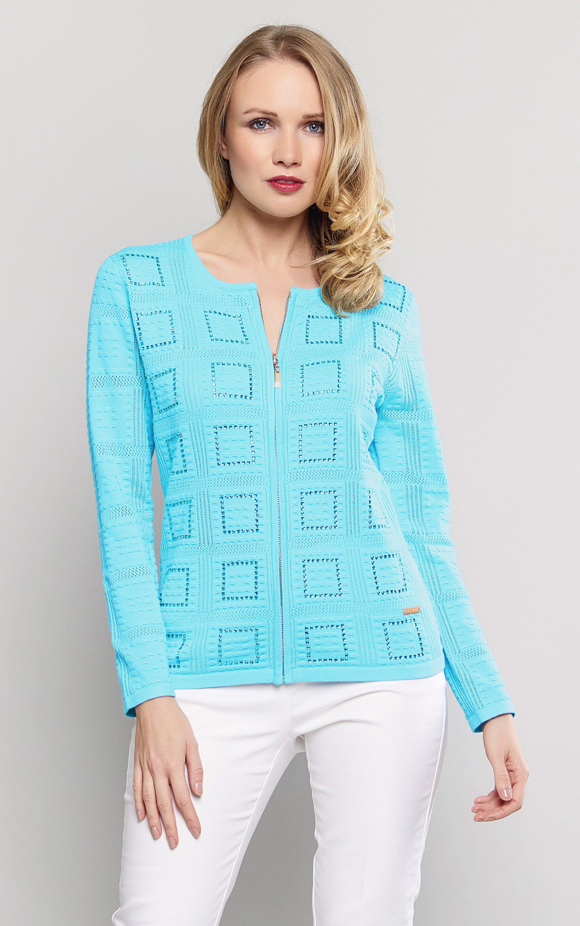 Strickjacke in türkisblau mit Glitzersteinen