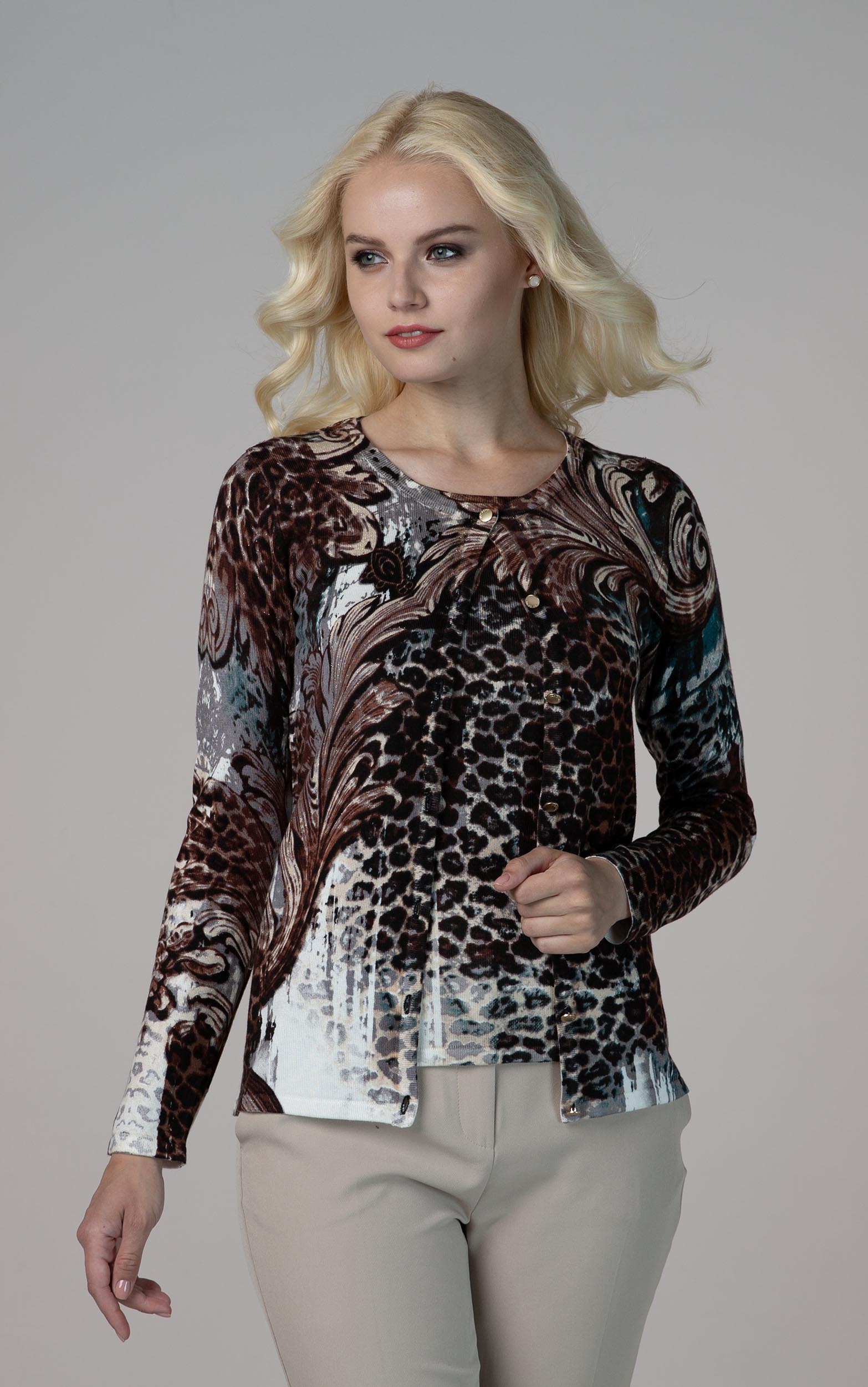 Twinset mit einem Mix aus Leoparden- und Ziermustern