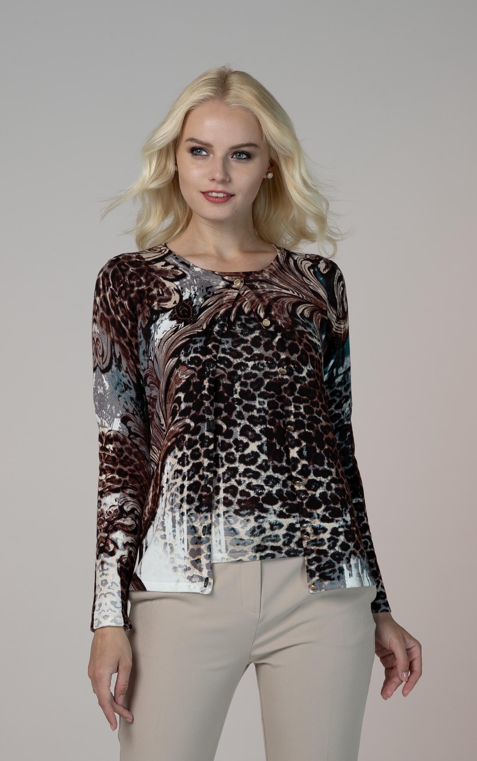 Twinset mit einem Mix aus Leoparden- und Ziermustern