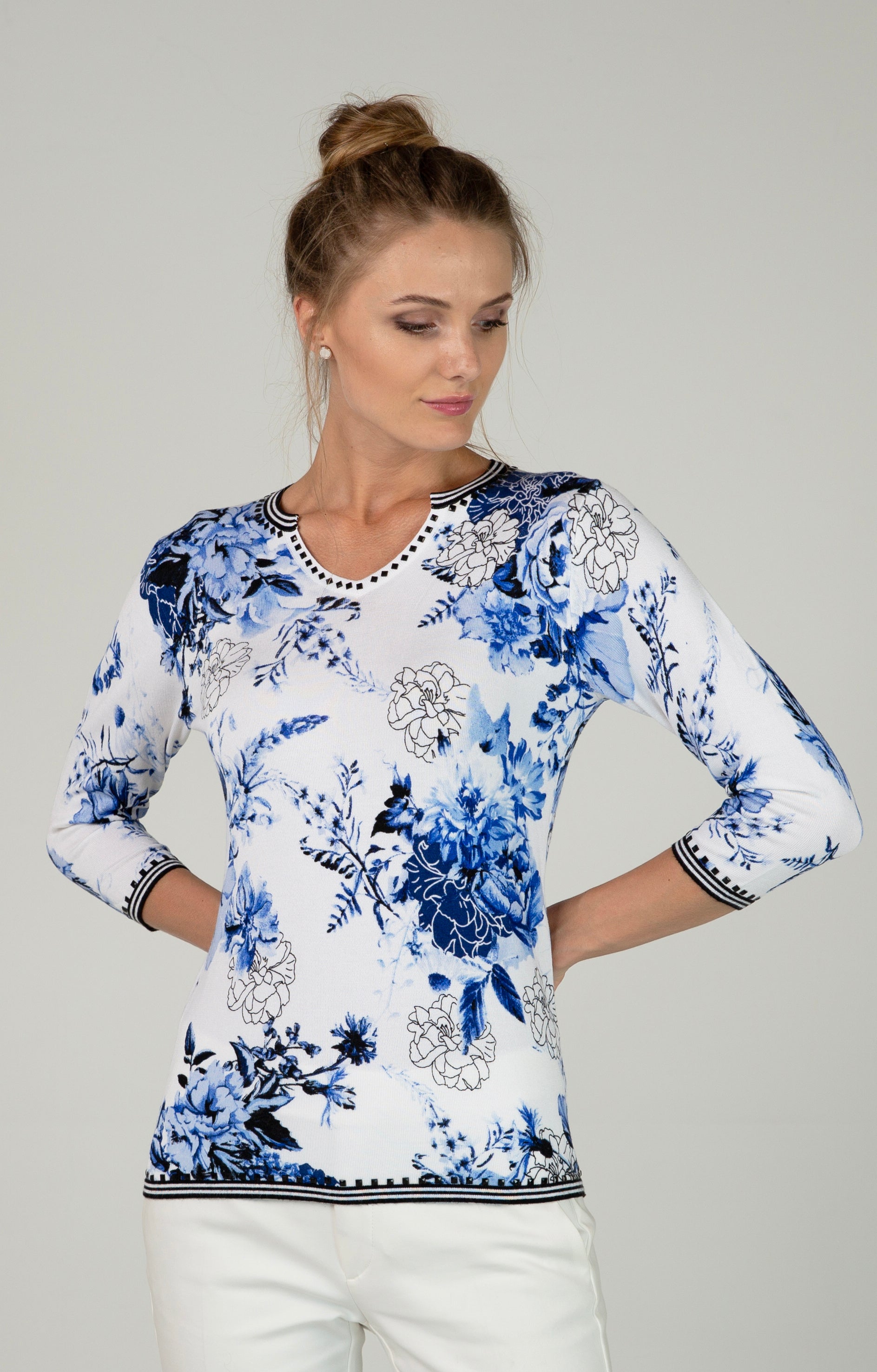 3/4-Arm-Pullover mit floralem Print und Streifen-Abschlussdetails