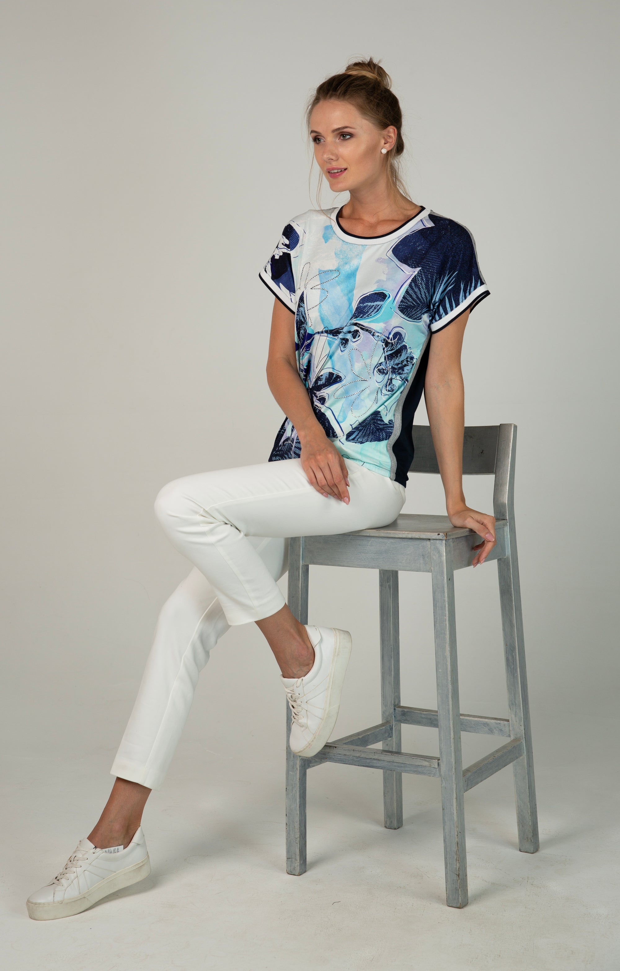 T-Shirt mit abstraktem Print