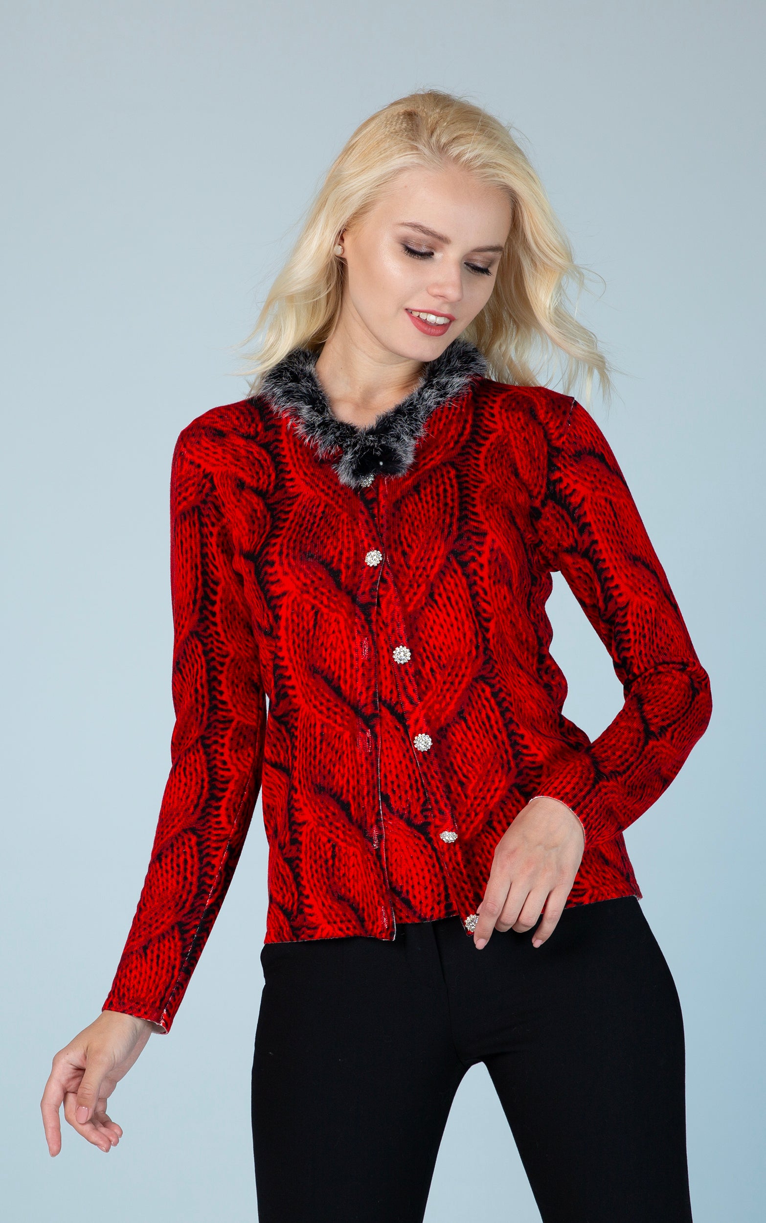 Twinset mit Pelzkragen in rotem Strickmuster mit V-Ausschnitt