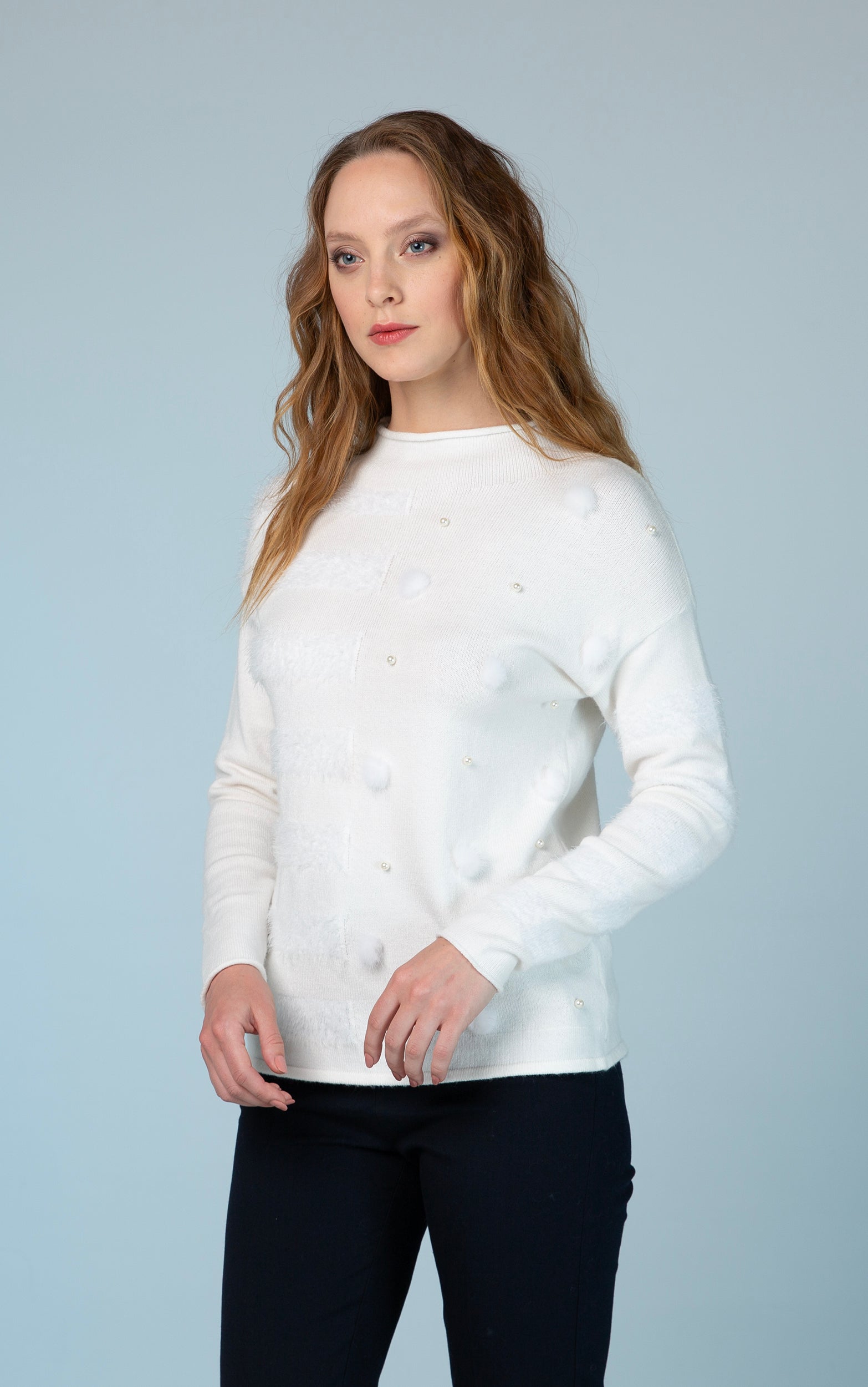 Strickpullover mit Streifen und Bommeln