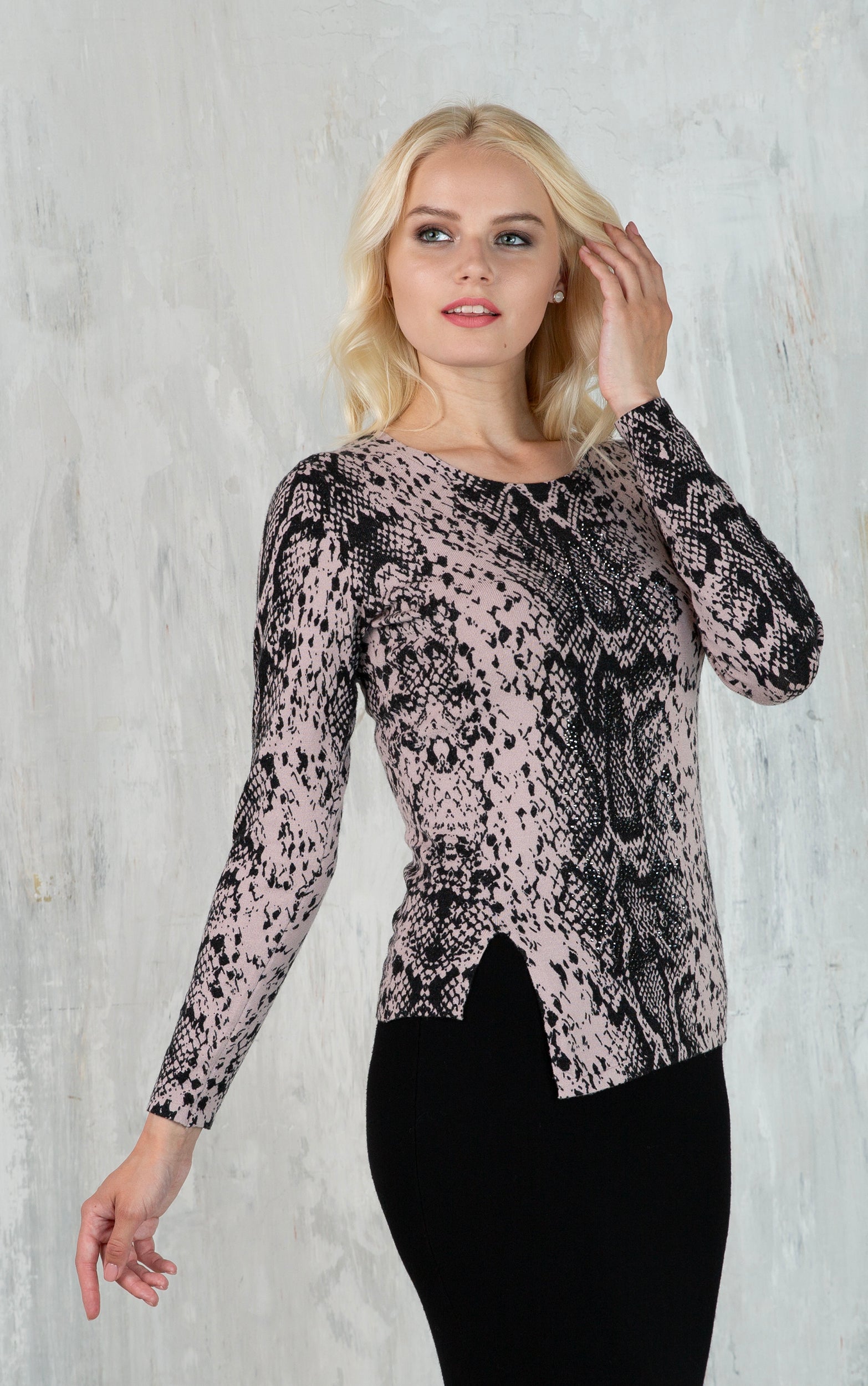 Strickpullover mit Schlangenmuster und elegantem Glitzermuster