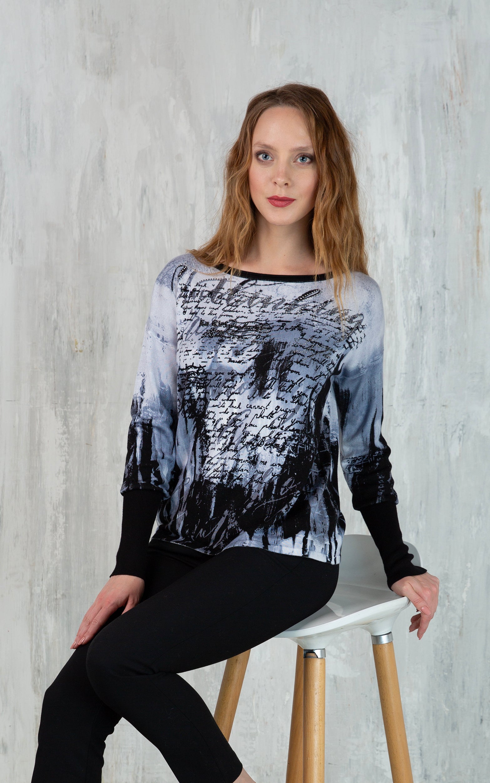 Strickpullover mit geschichtetem Schriftmuster