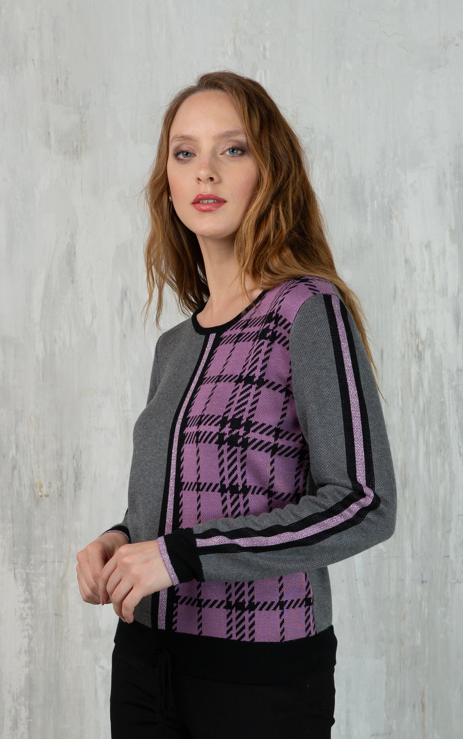 Strickpullover mit Blockuniform- und Karomuster