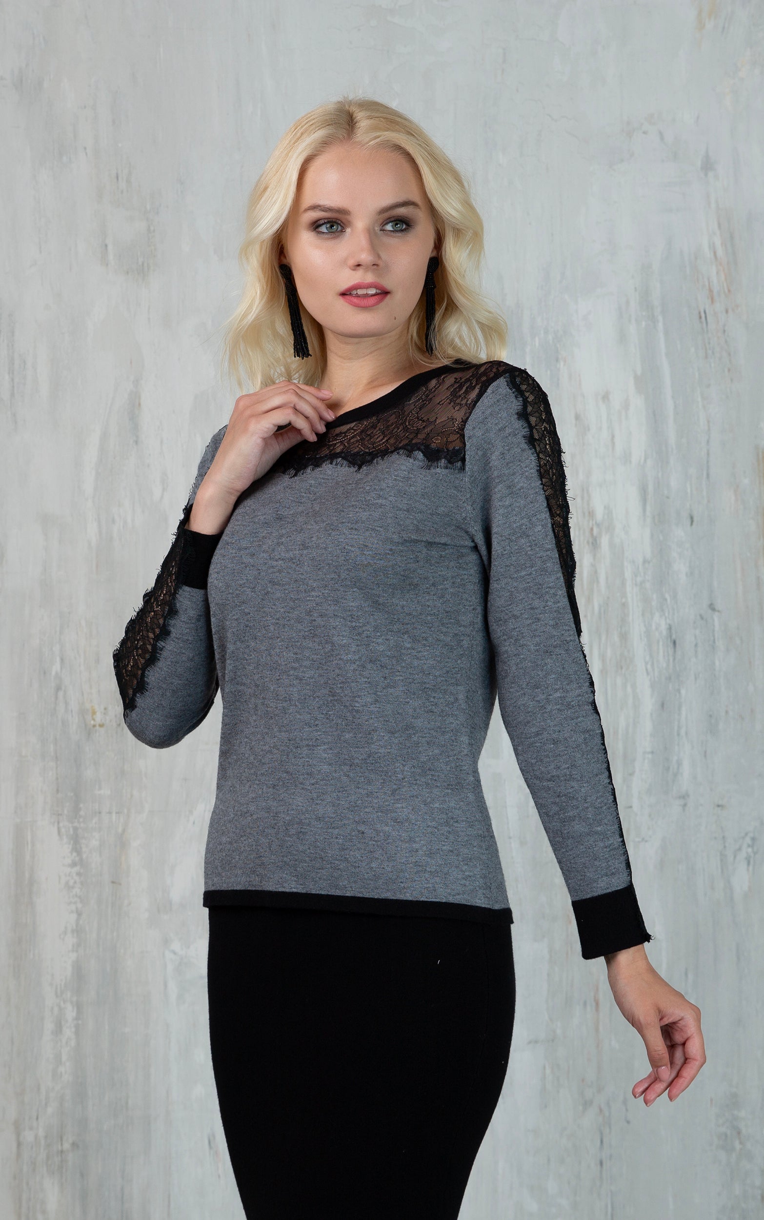 Langarmshirt Pullover mit raffinierten Spitzendetails