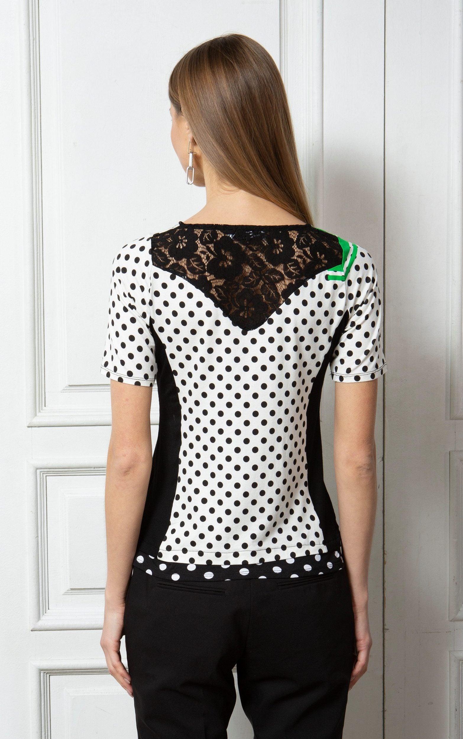 T-Shirt mit Punktedruck und Spitze