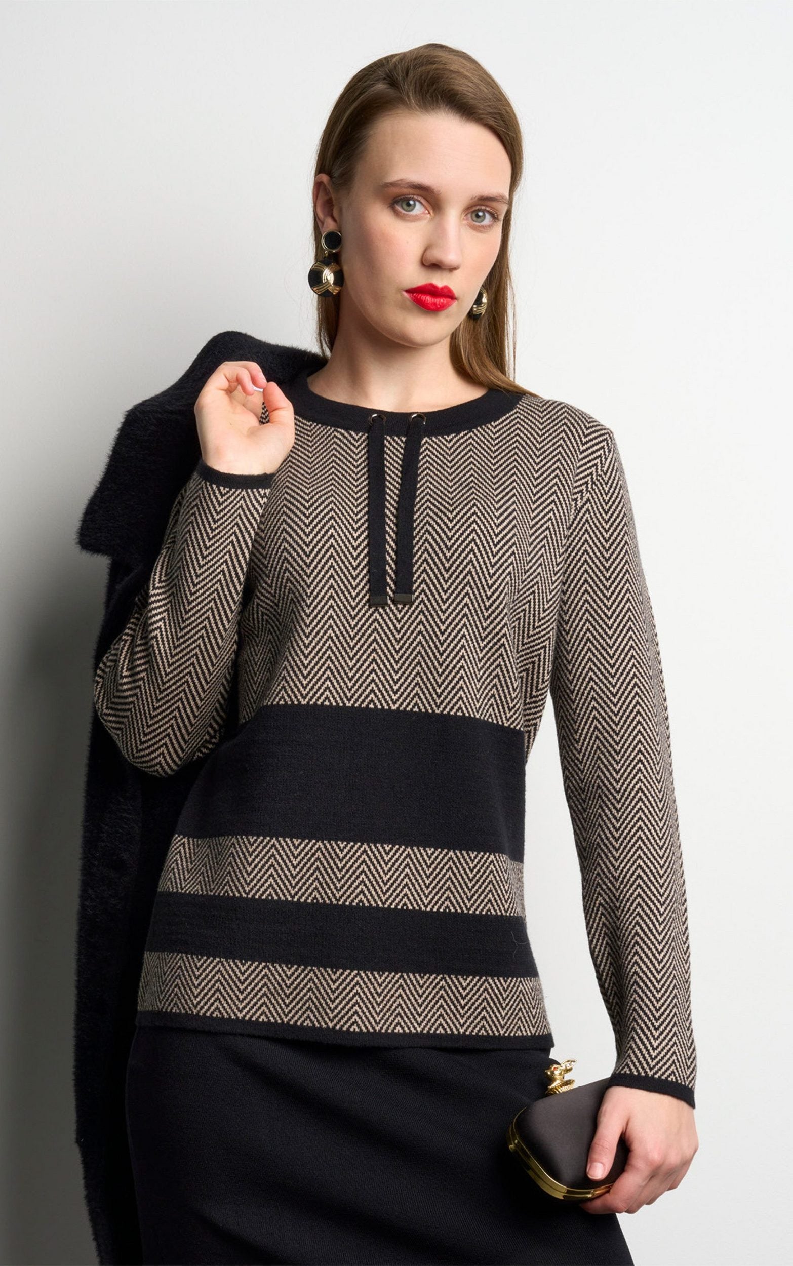 Strickpullover mit Fischgrät- und Streifenmuster im sportlich-eleganten Stil