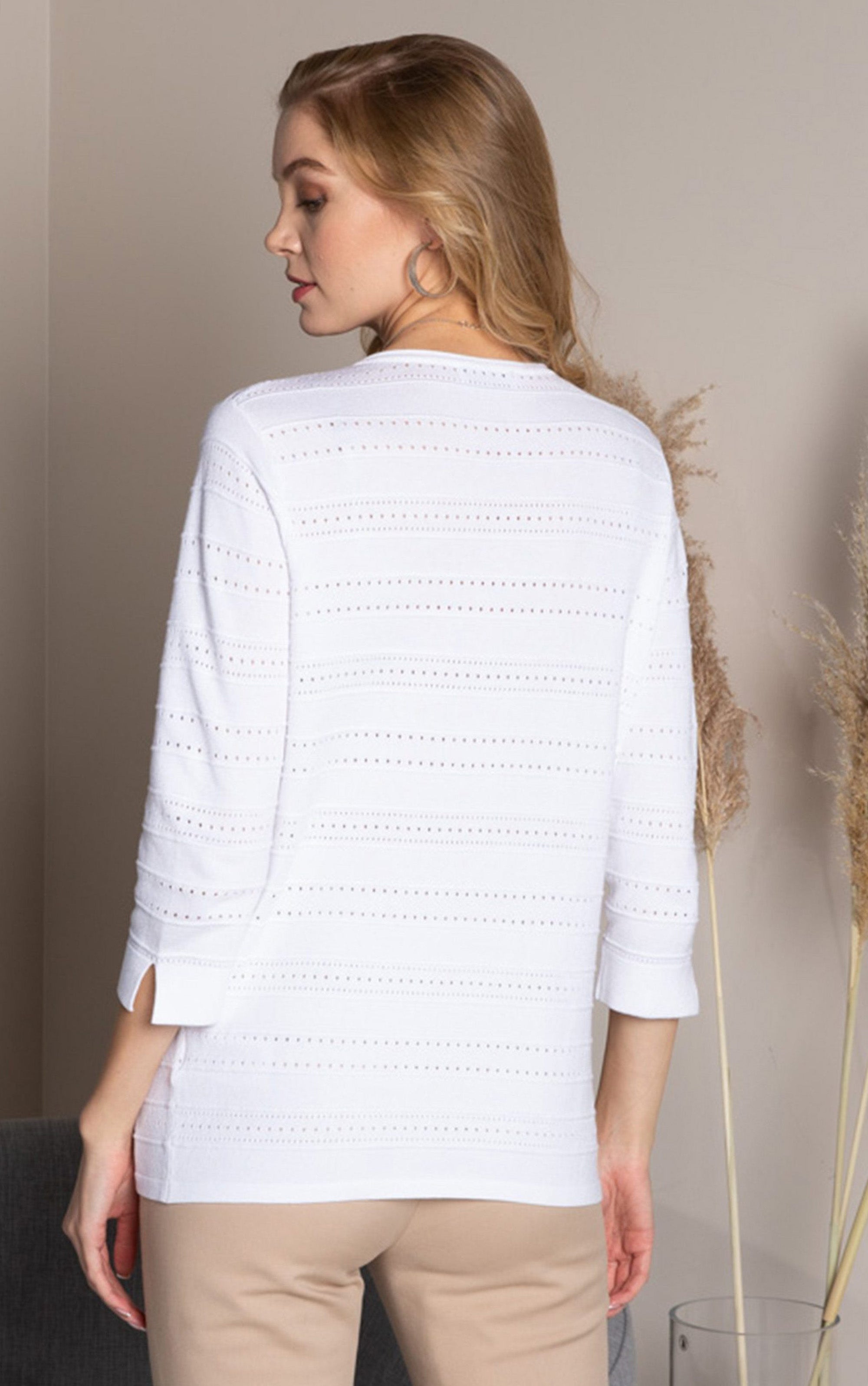 Perforierter Pullover mit Blumendetails
