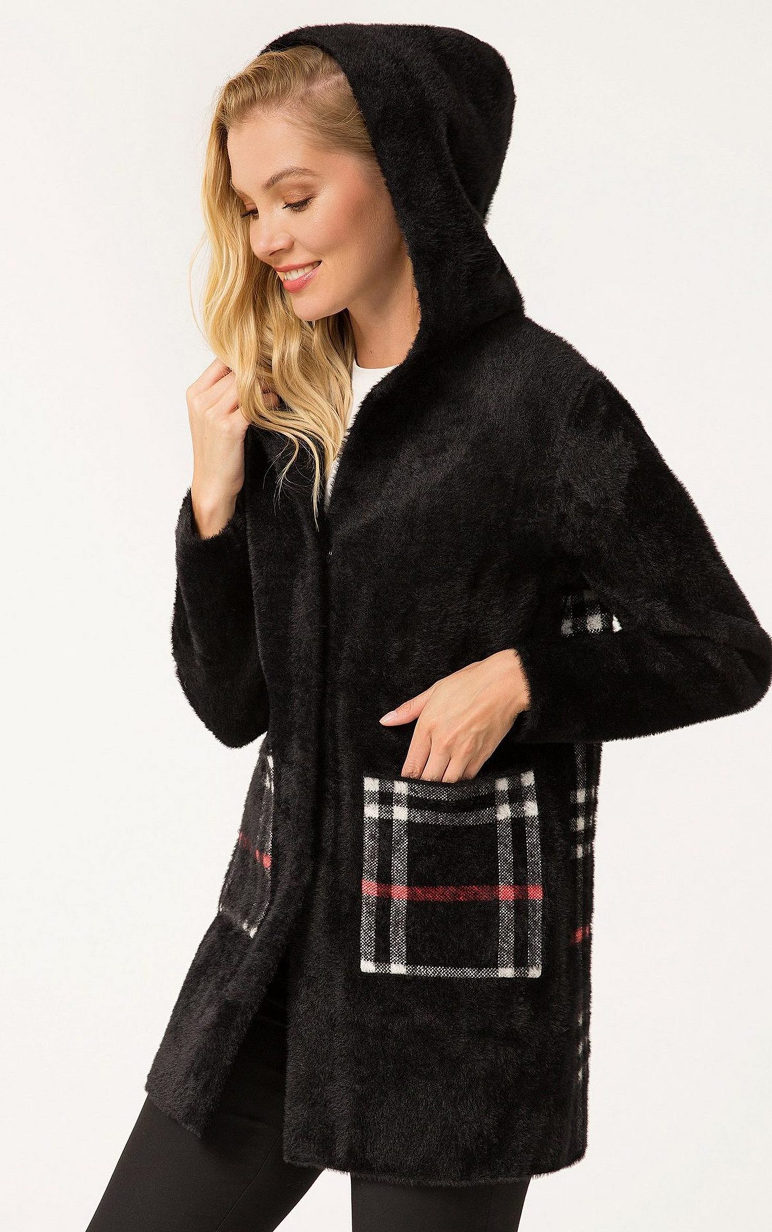 Mittellange Strickjacke mit Karomuster
