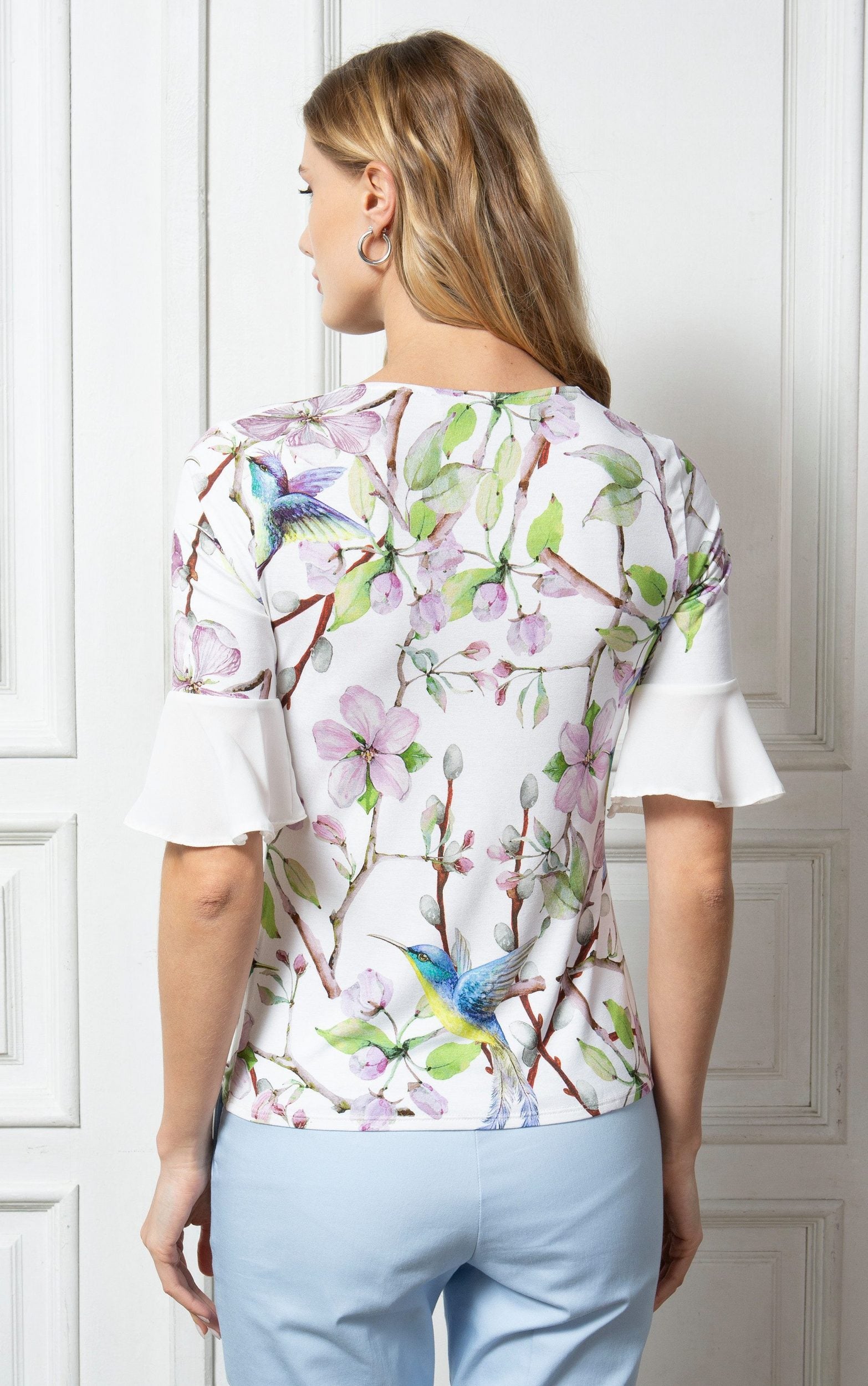 T-Shirt mit Blumenprint und Wasserfallausschnitt