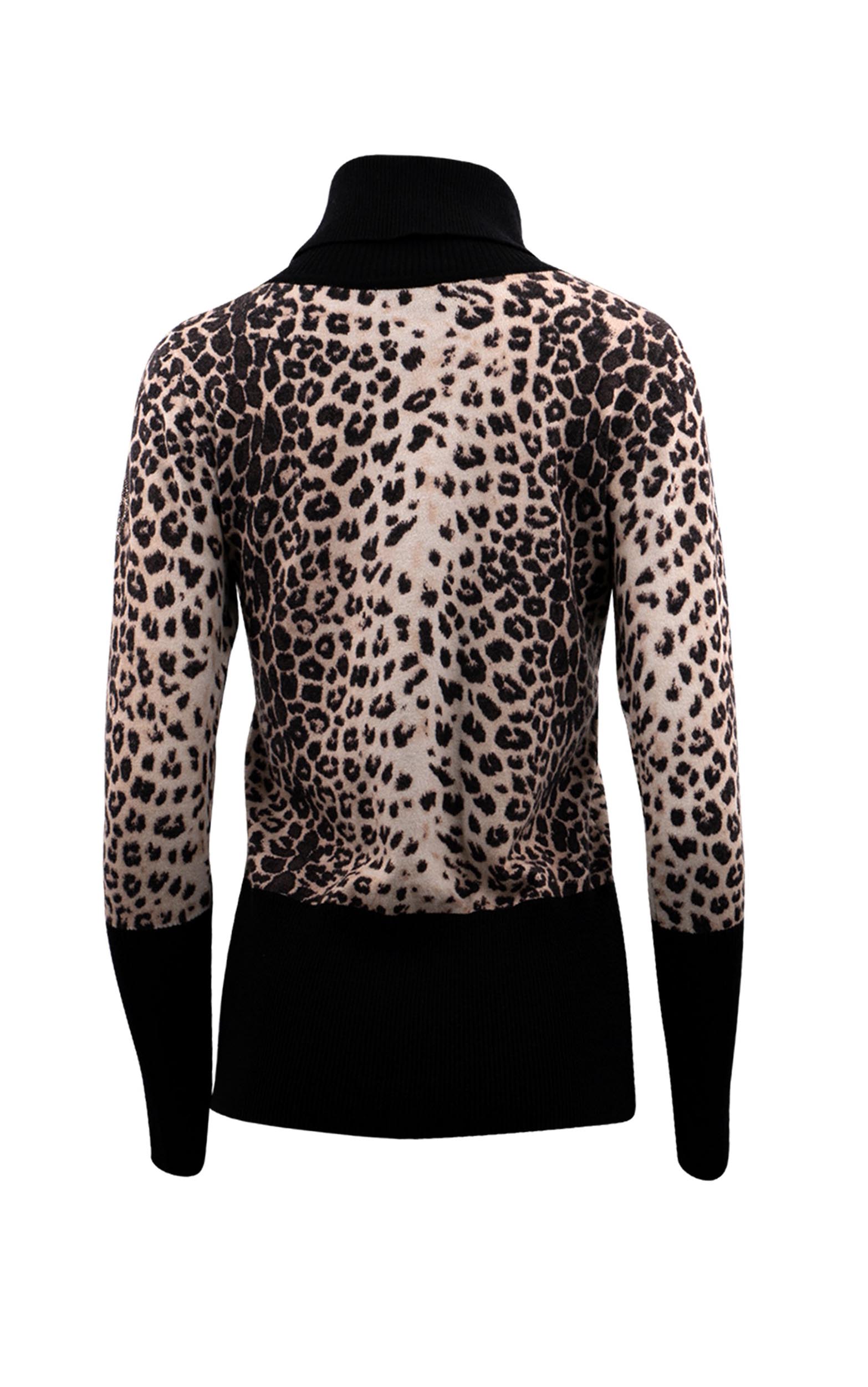 Rollkragenpullover mit Leo-Muster und breitem Bund