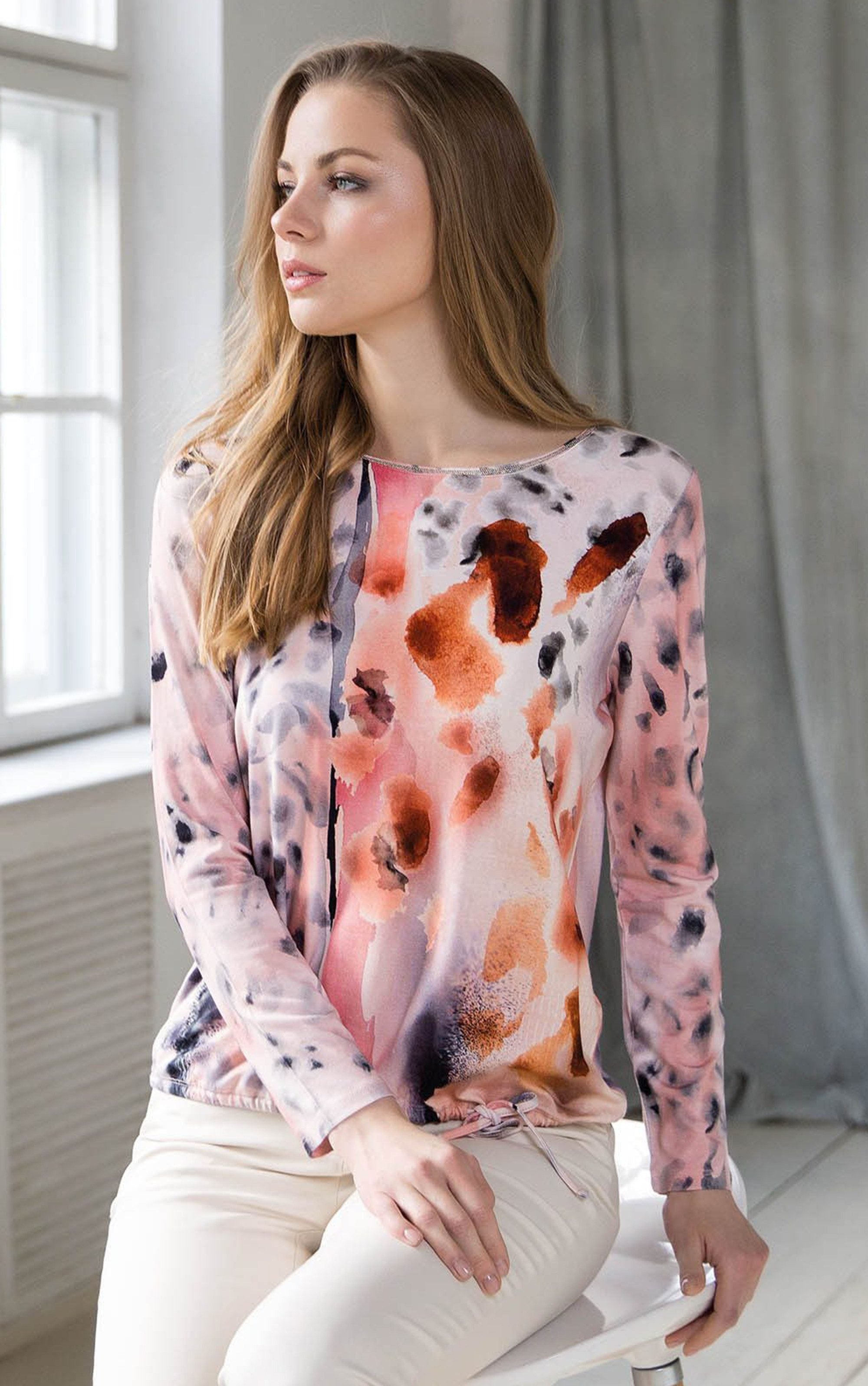 Bluse mit abstraktem Print und Tunnelzug