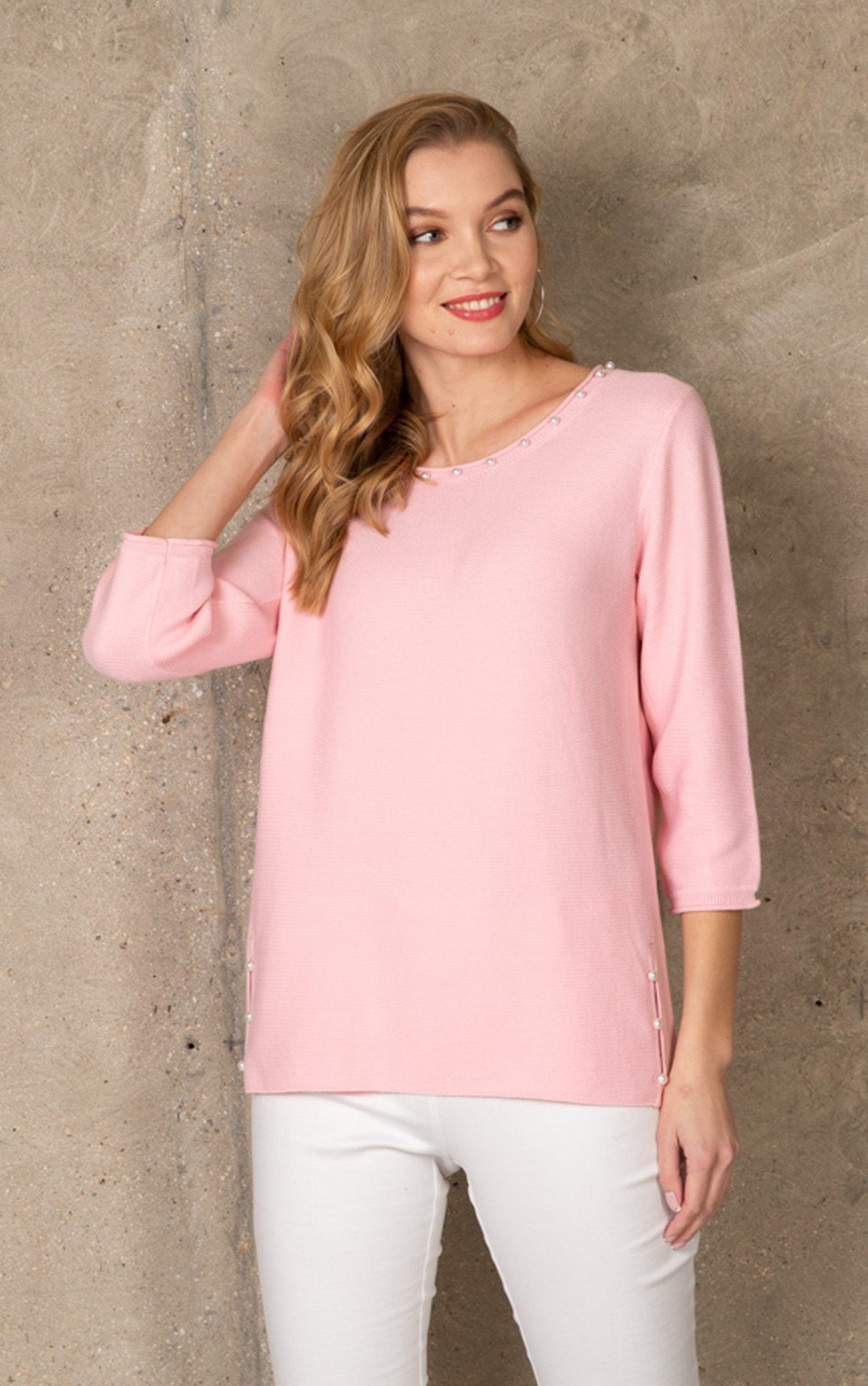Pullover mit dekorativen Perlen