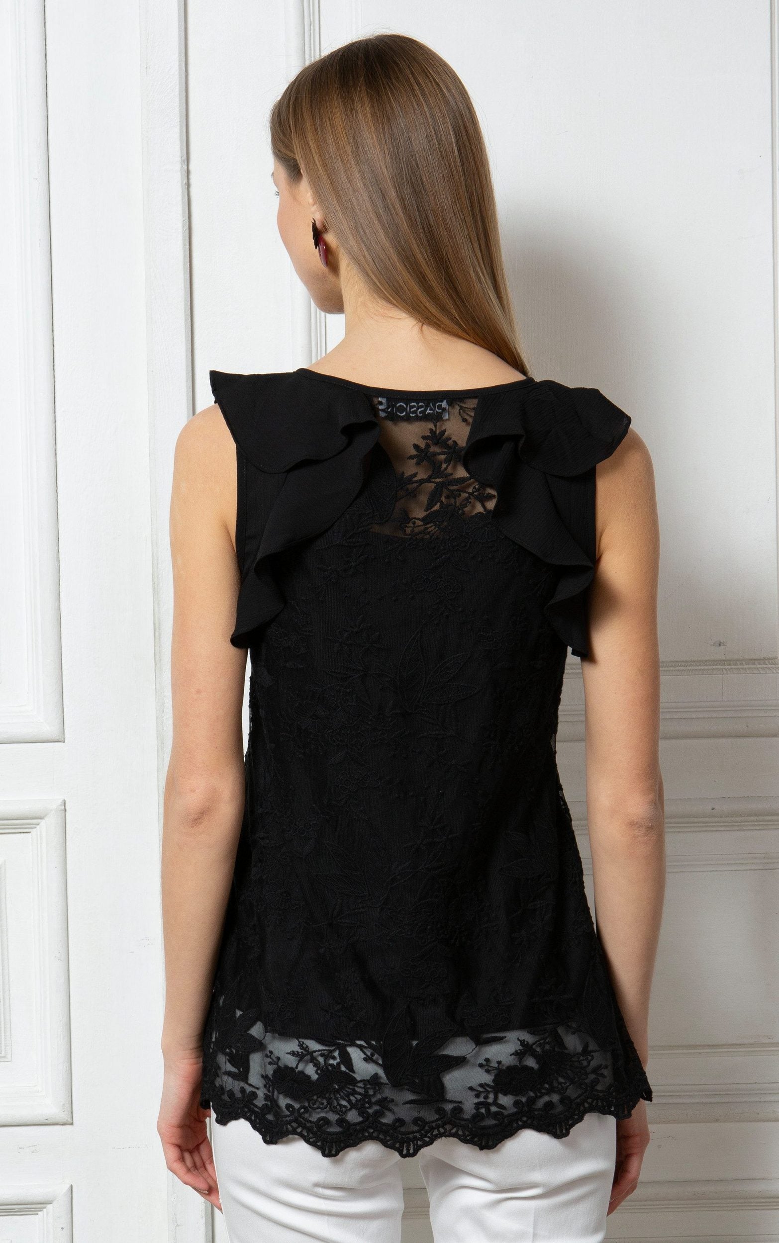 Top mit Spitzendetail