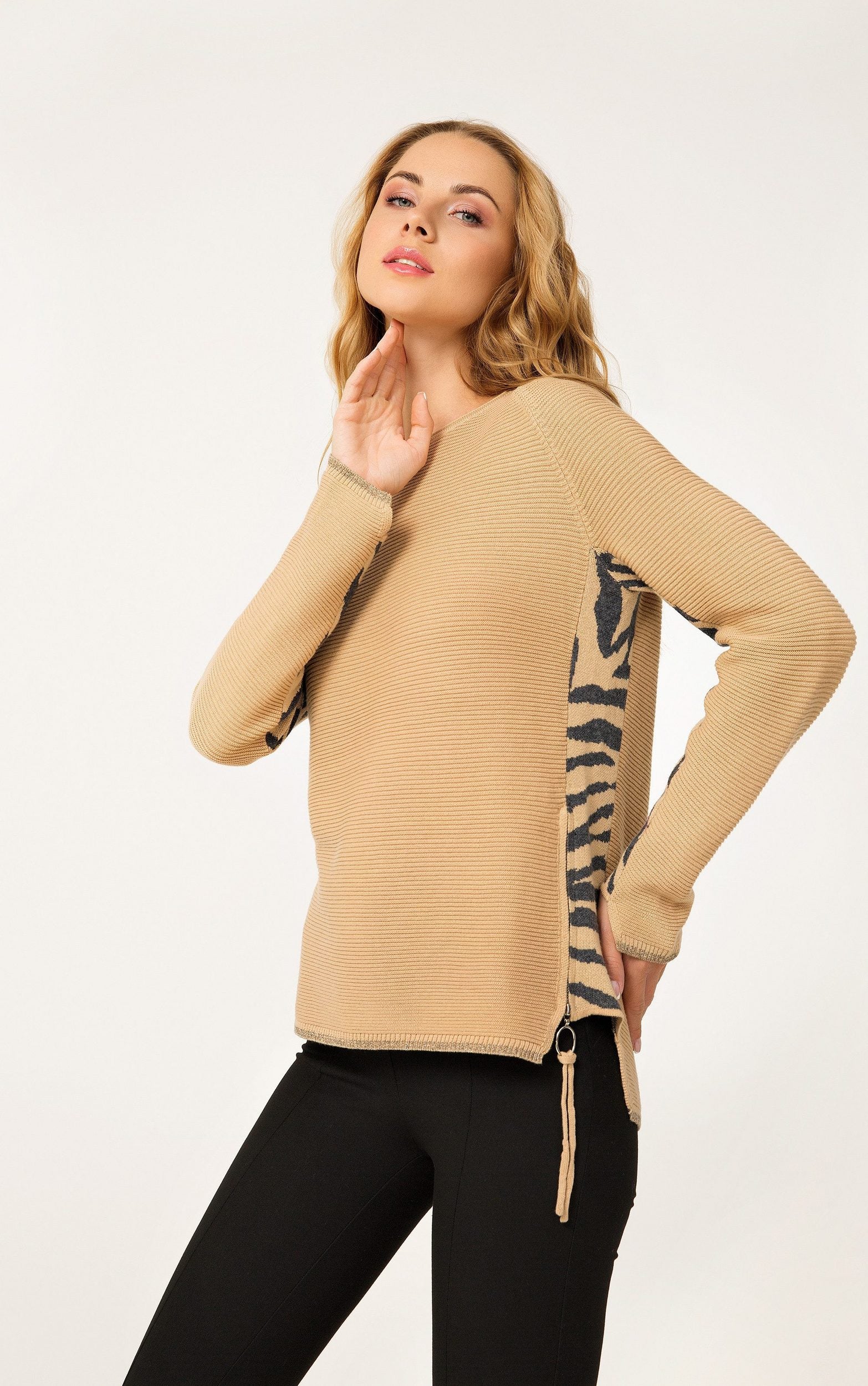 Strickpullover mit Rippenmuster und Reißverschlussdetail