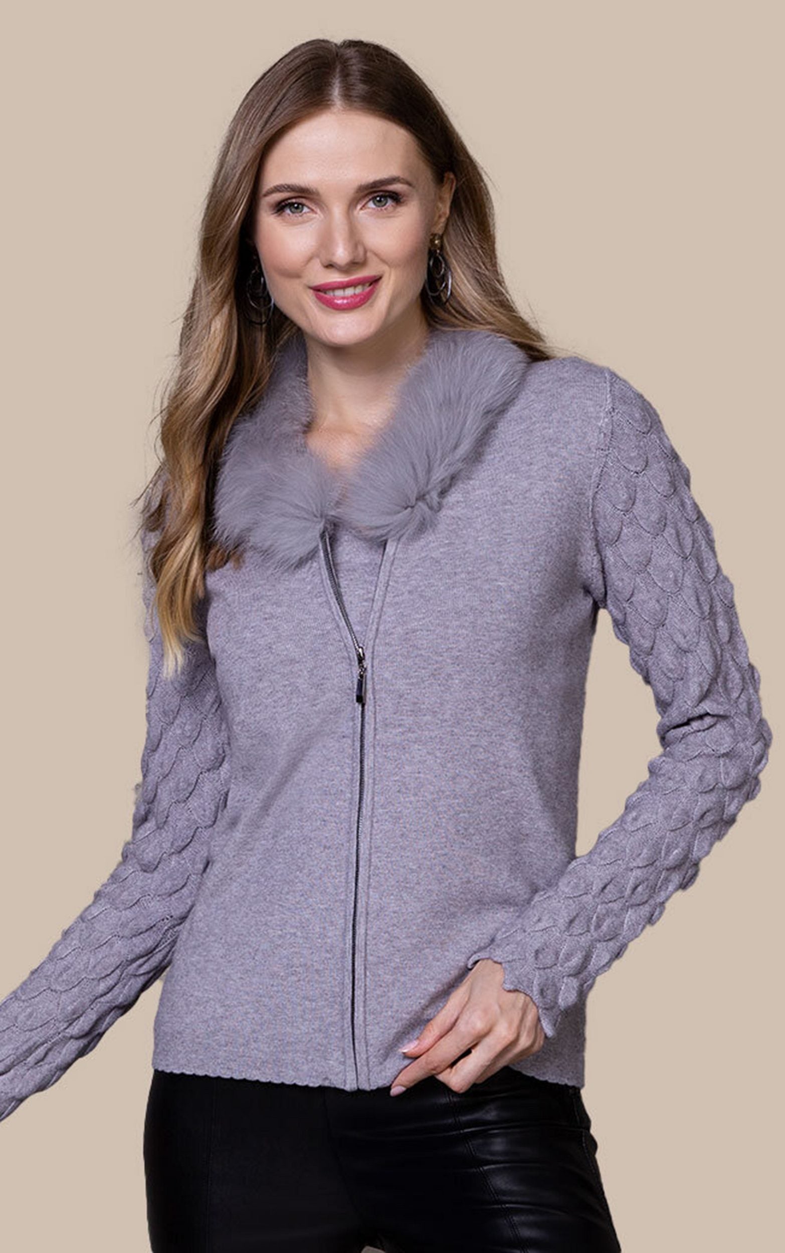 Twinset mit Pelzkragen und Textur
