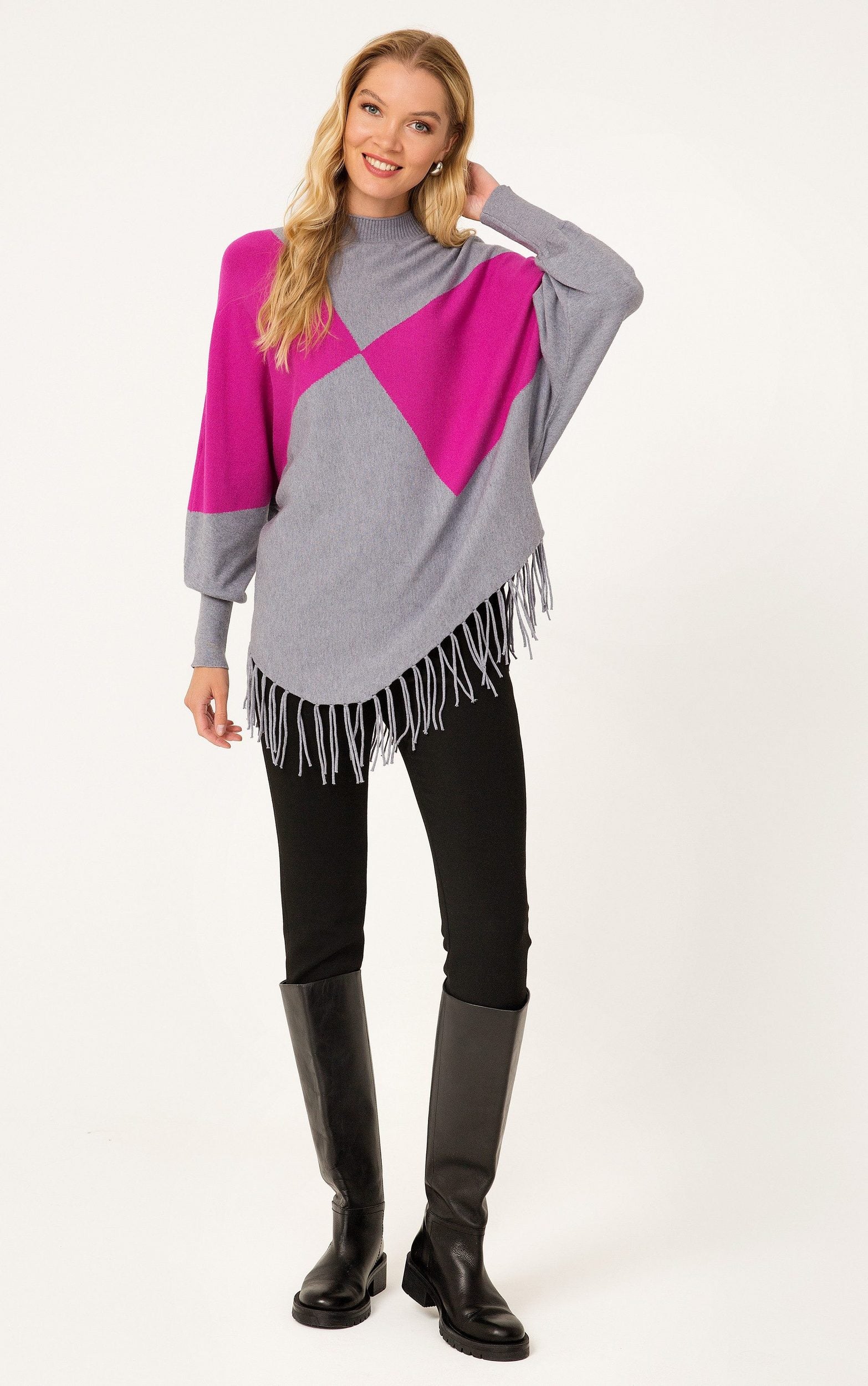 Strickpullover mit rosa Farbblock und Fransen