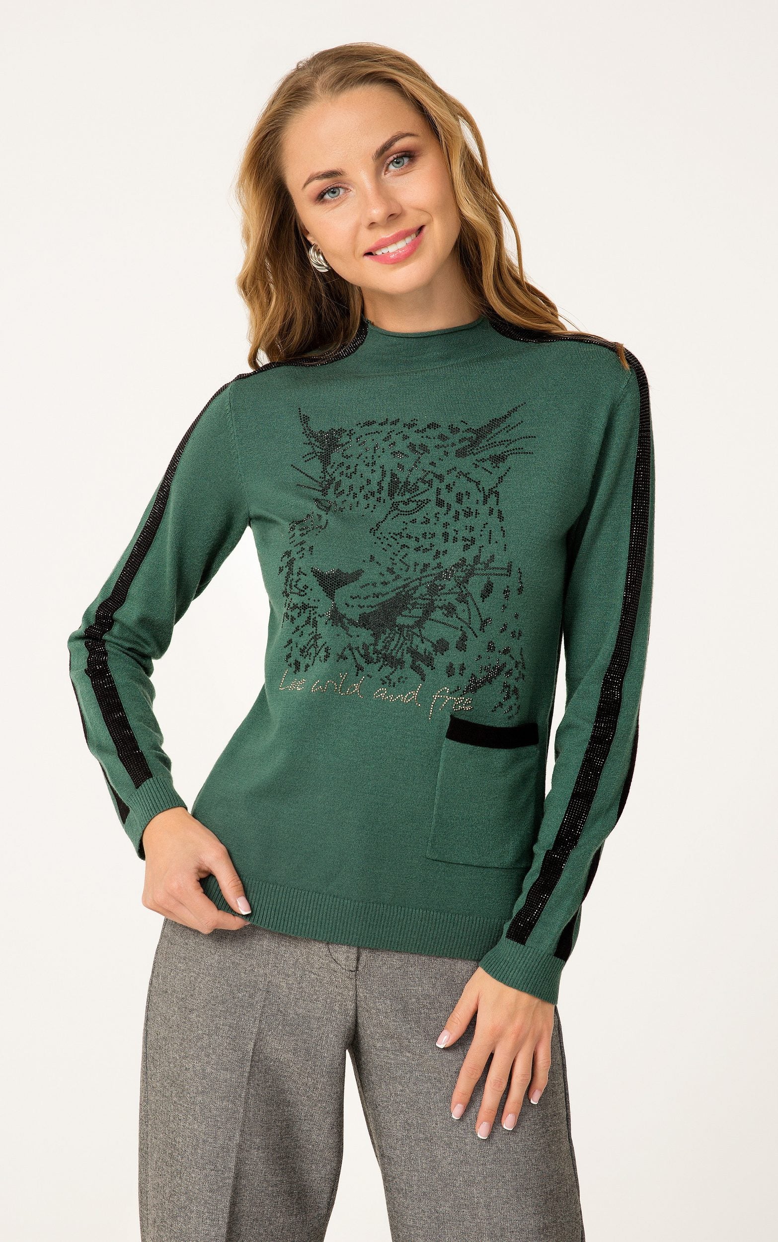 Pullover mit Leopardenmuster und Tasche auf der Vorderseite