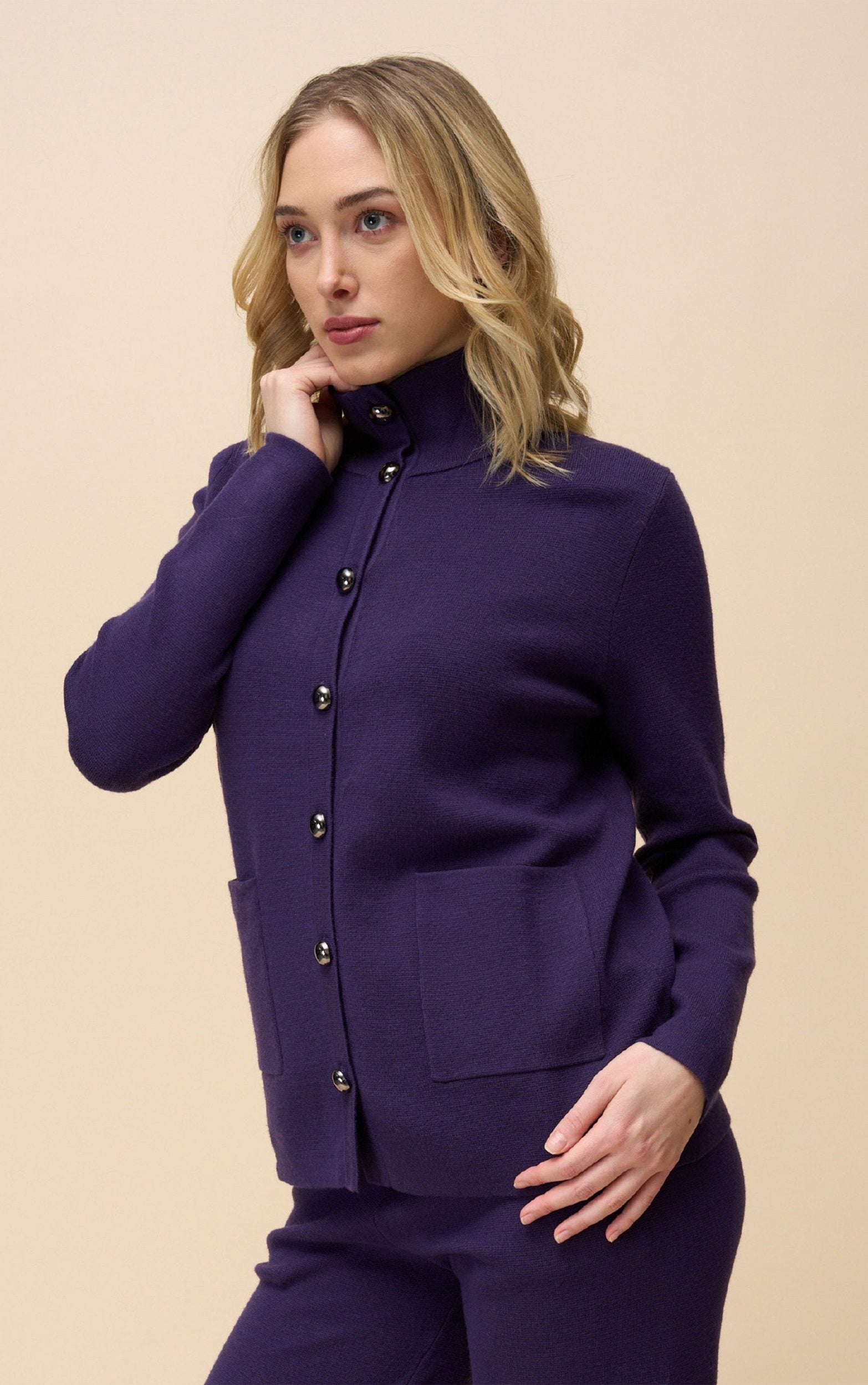 Strickjacke Stylische Strickjacke mit Knöpfen