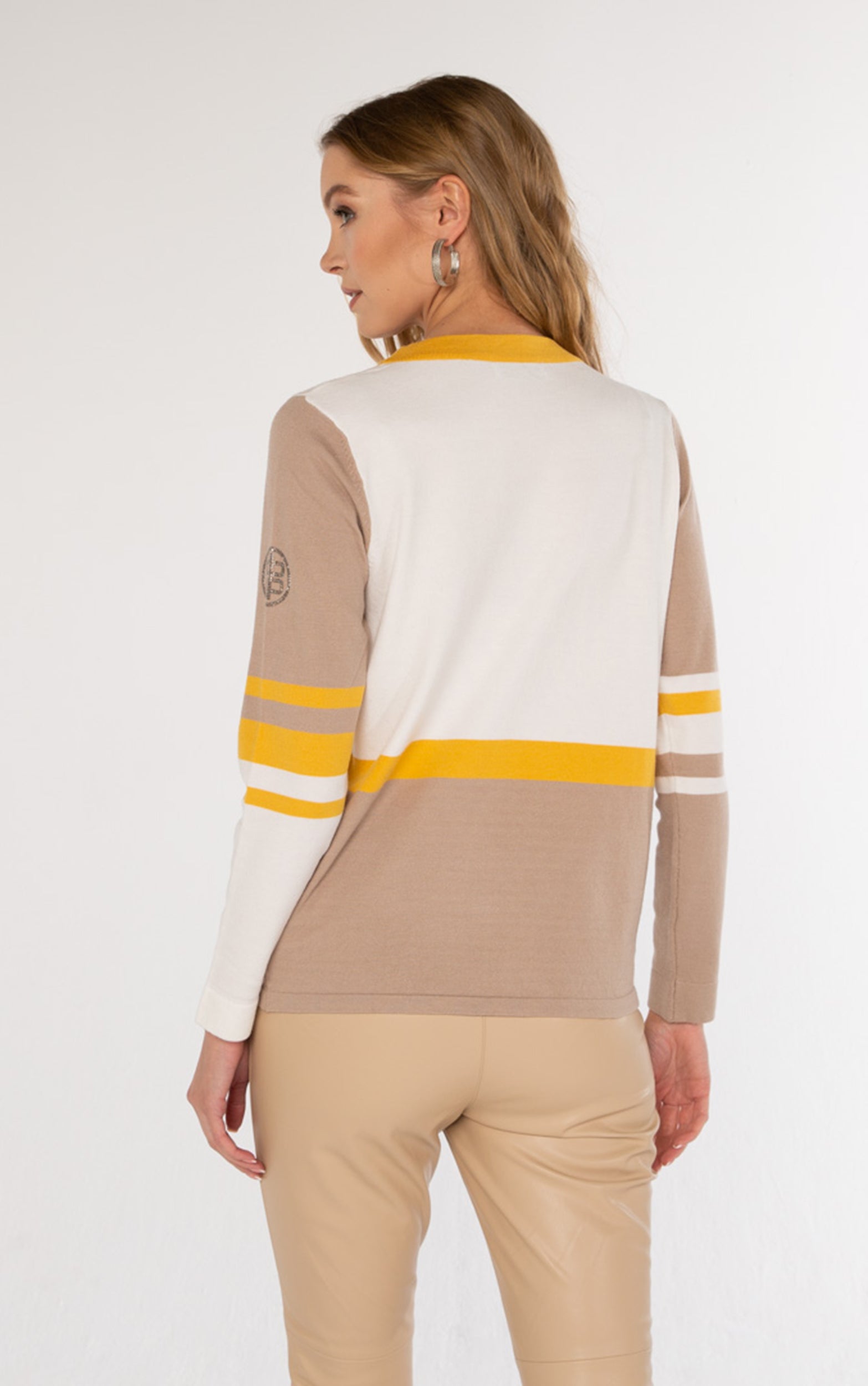 Strickpullover in Beige und Ecru mit currygelben Details