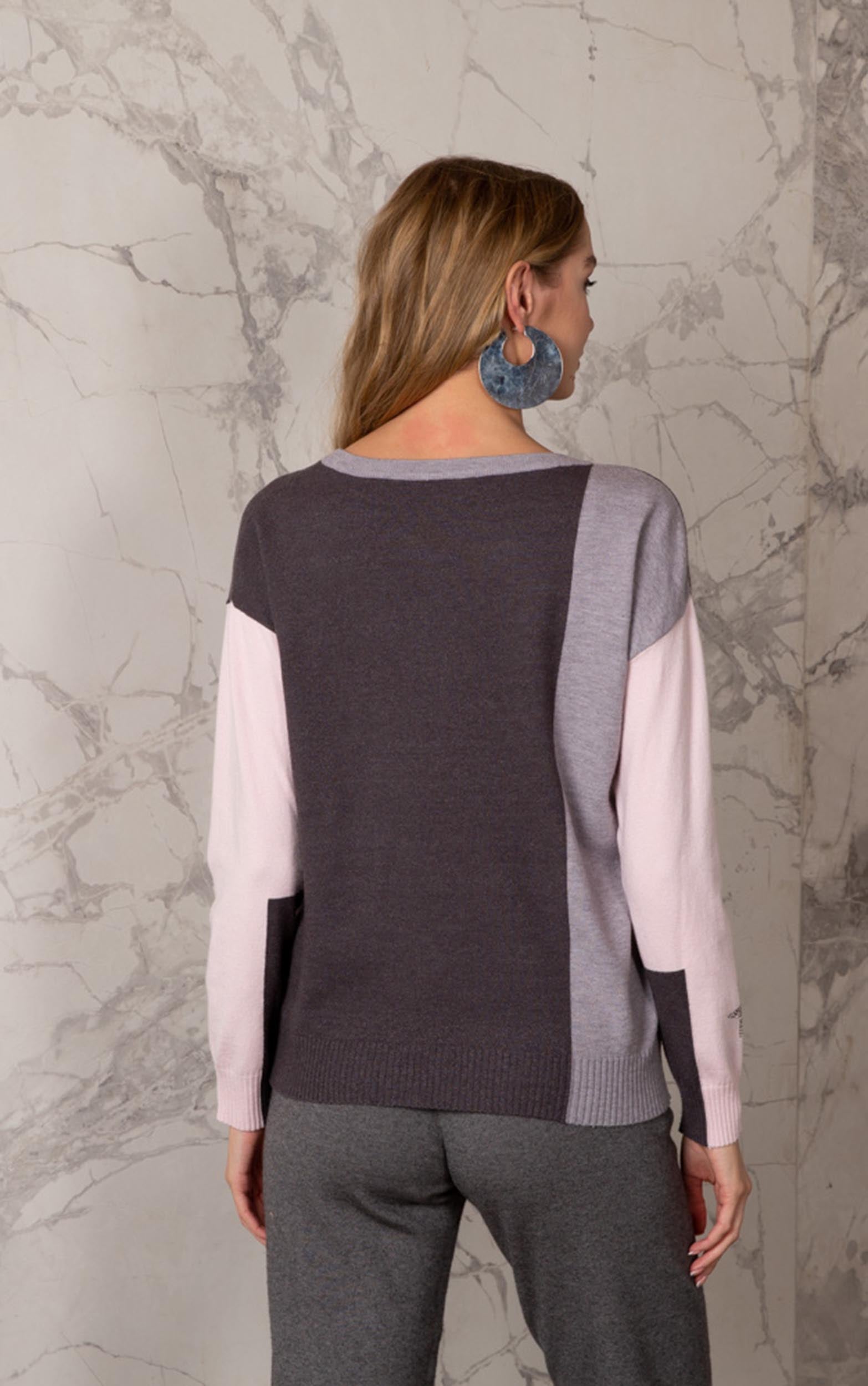 Strickpullover im Colour Block-Design mit Strassdetails