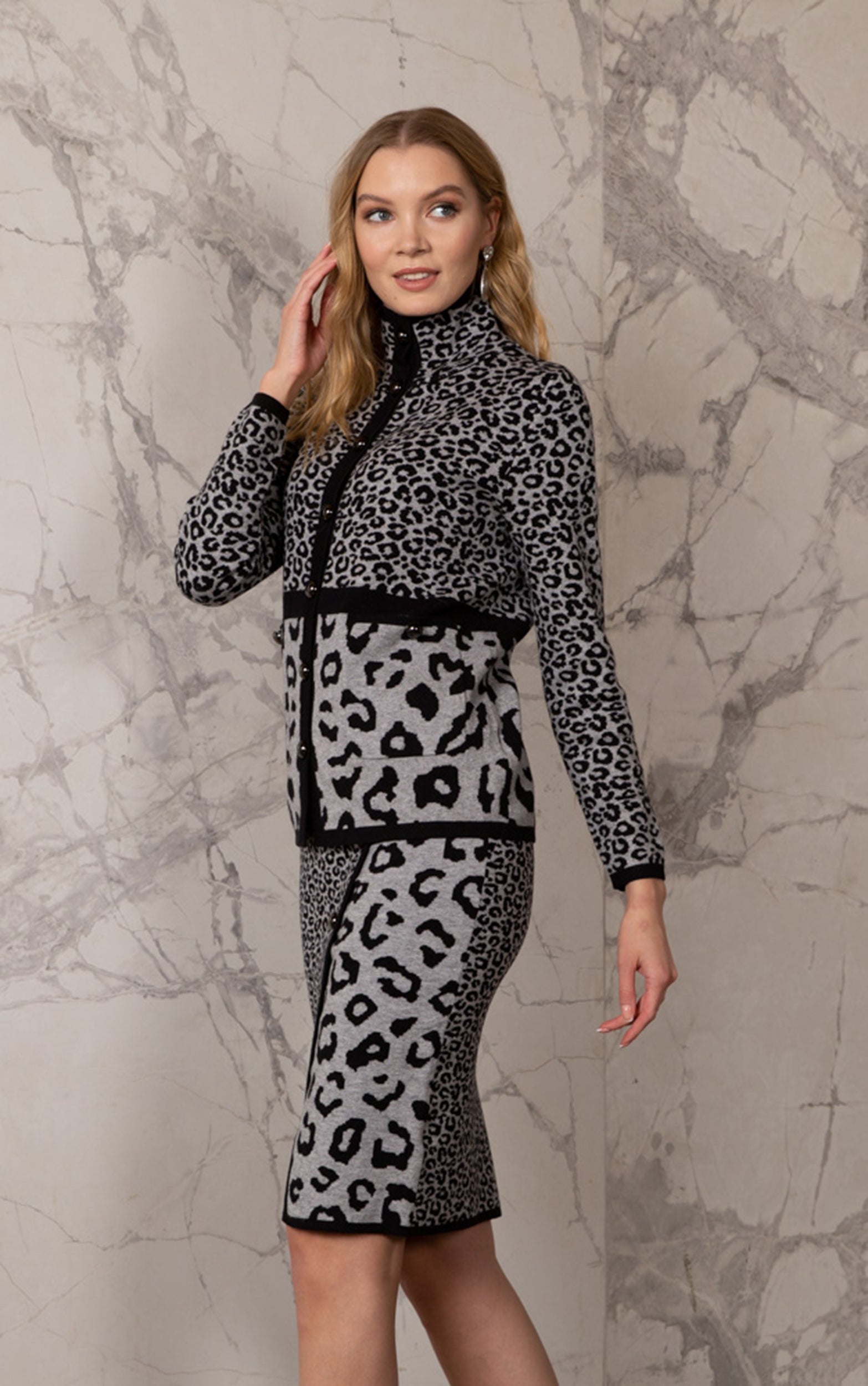 Cardigan mit größerem und kleinerem Leopard-Muster