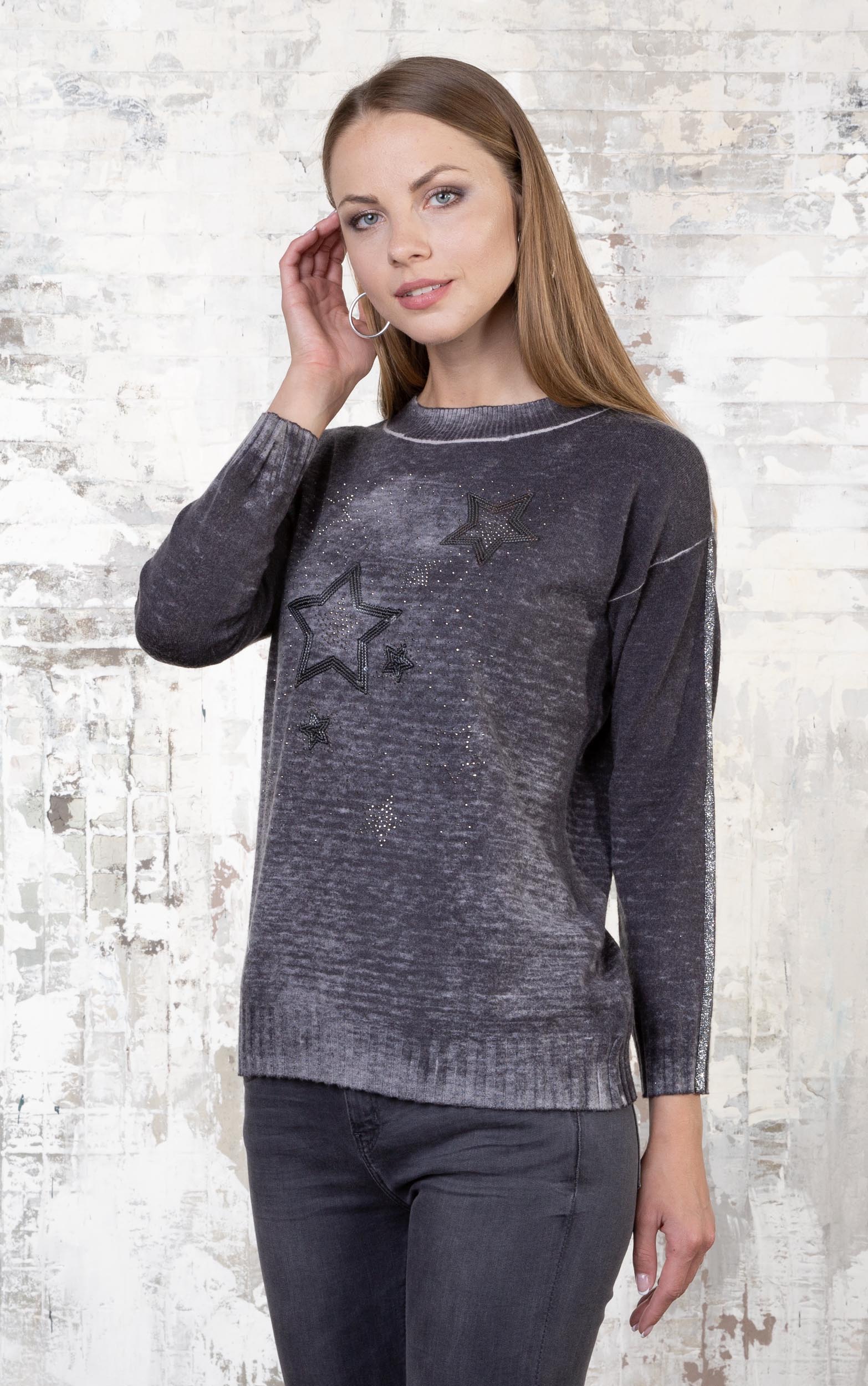 Strickpullover mit glitzernden Sternen und Streifendetail