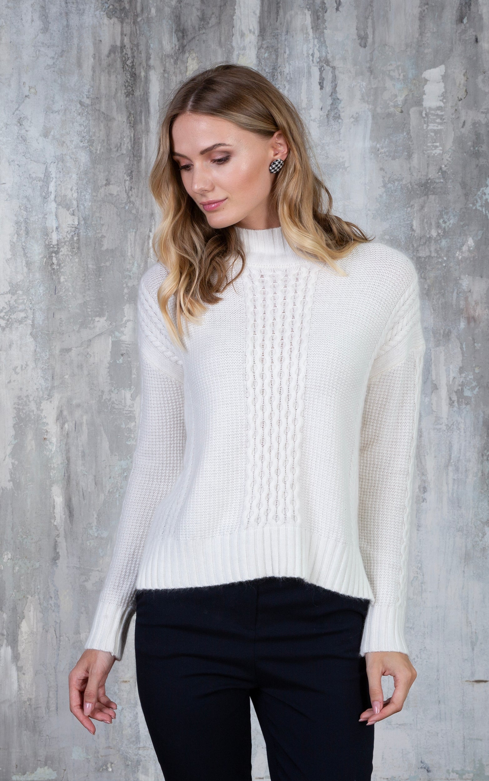 Rollkragenpullover mit Strickmuster