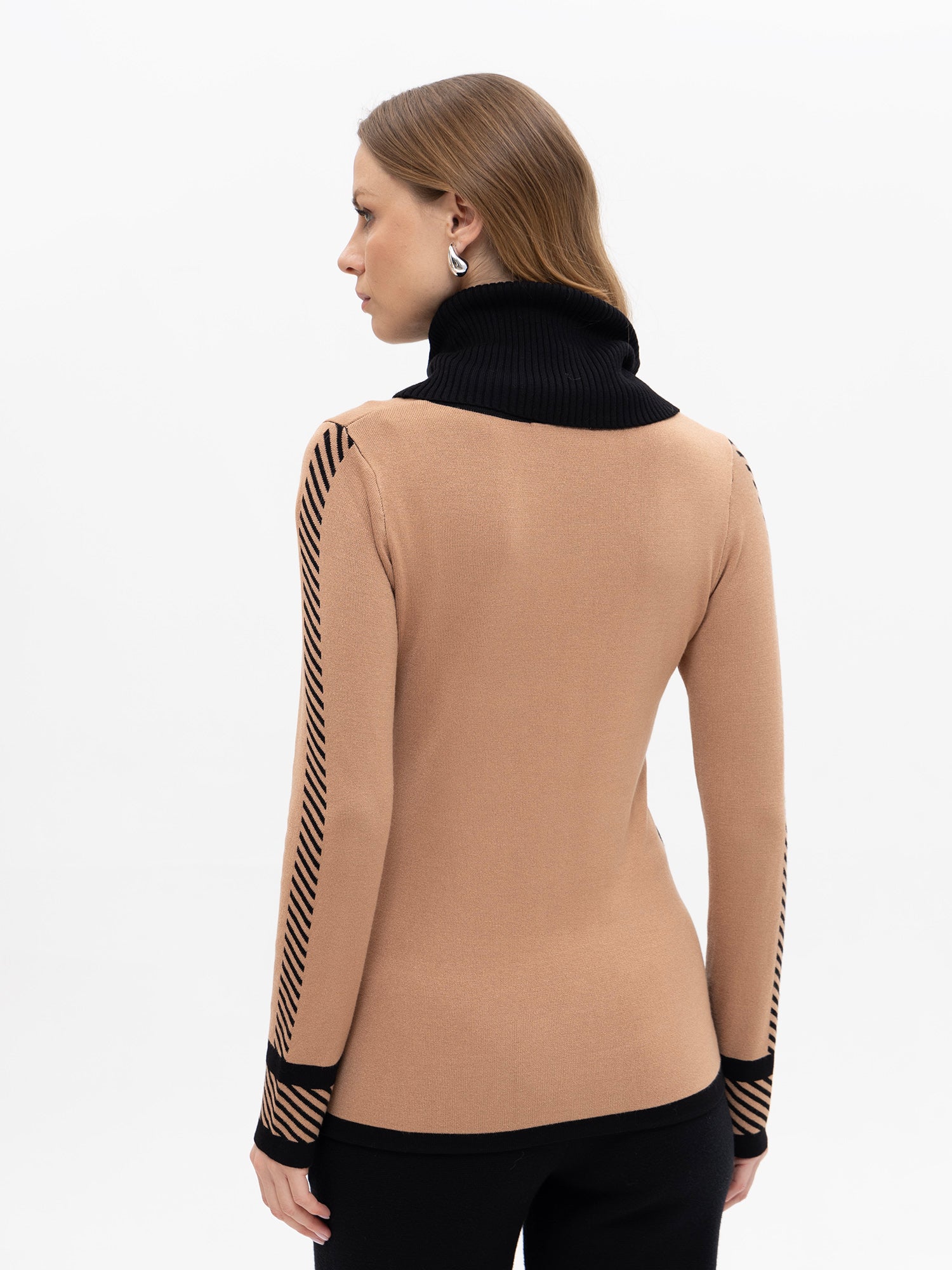 Rollkragenpullover mit Colour-blocking