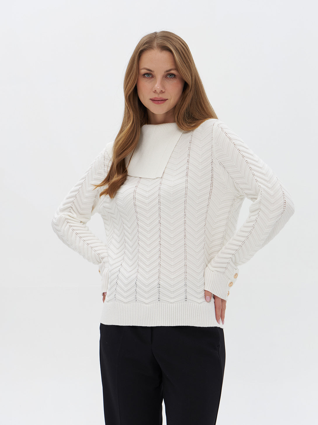 Strickpullover mit Zopfstrick und Umschlagkragen