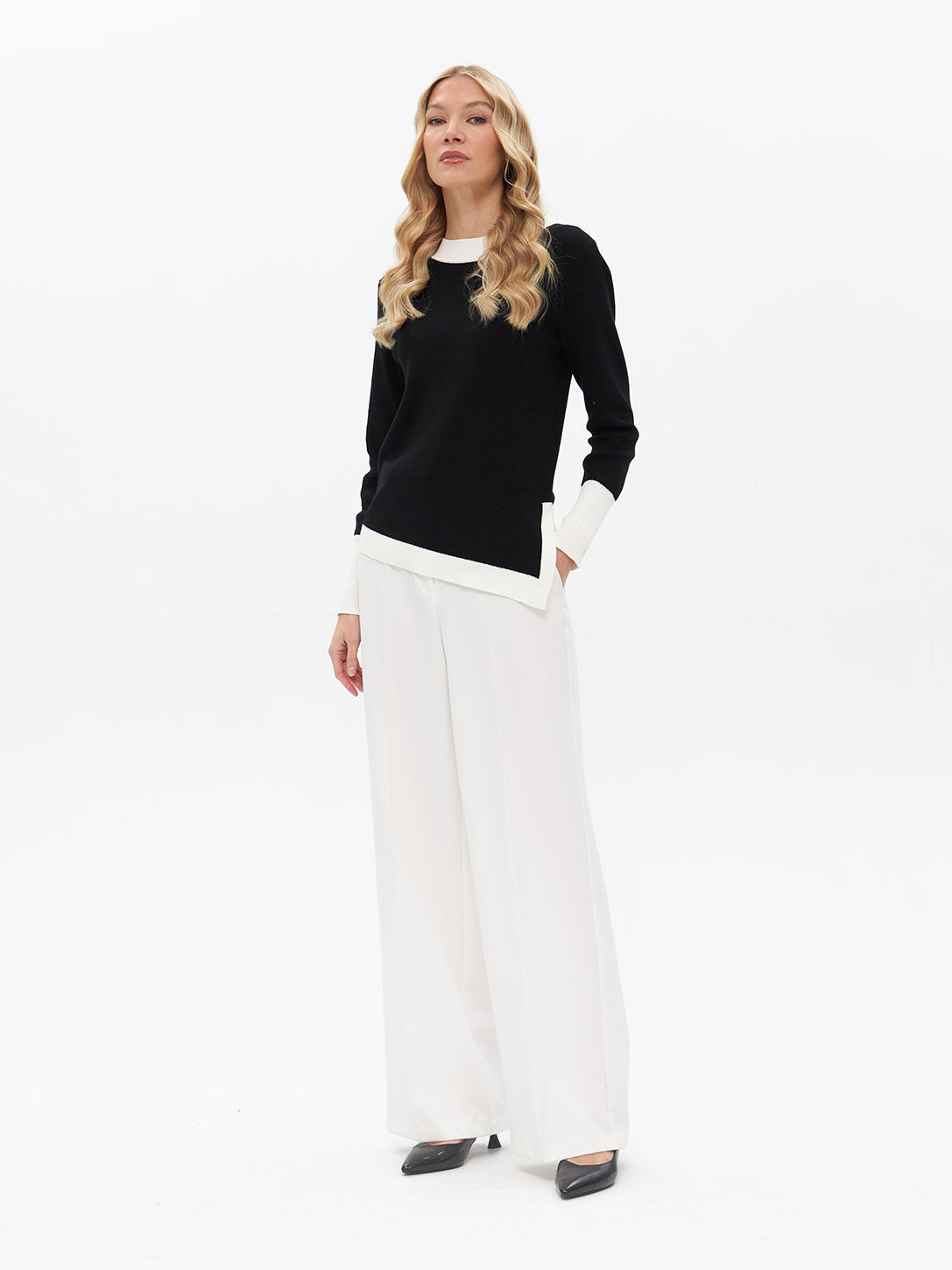 Pullover mit asymetrischem Saum