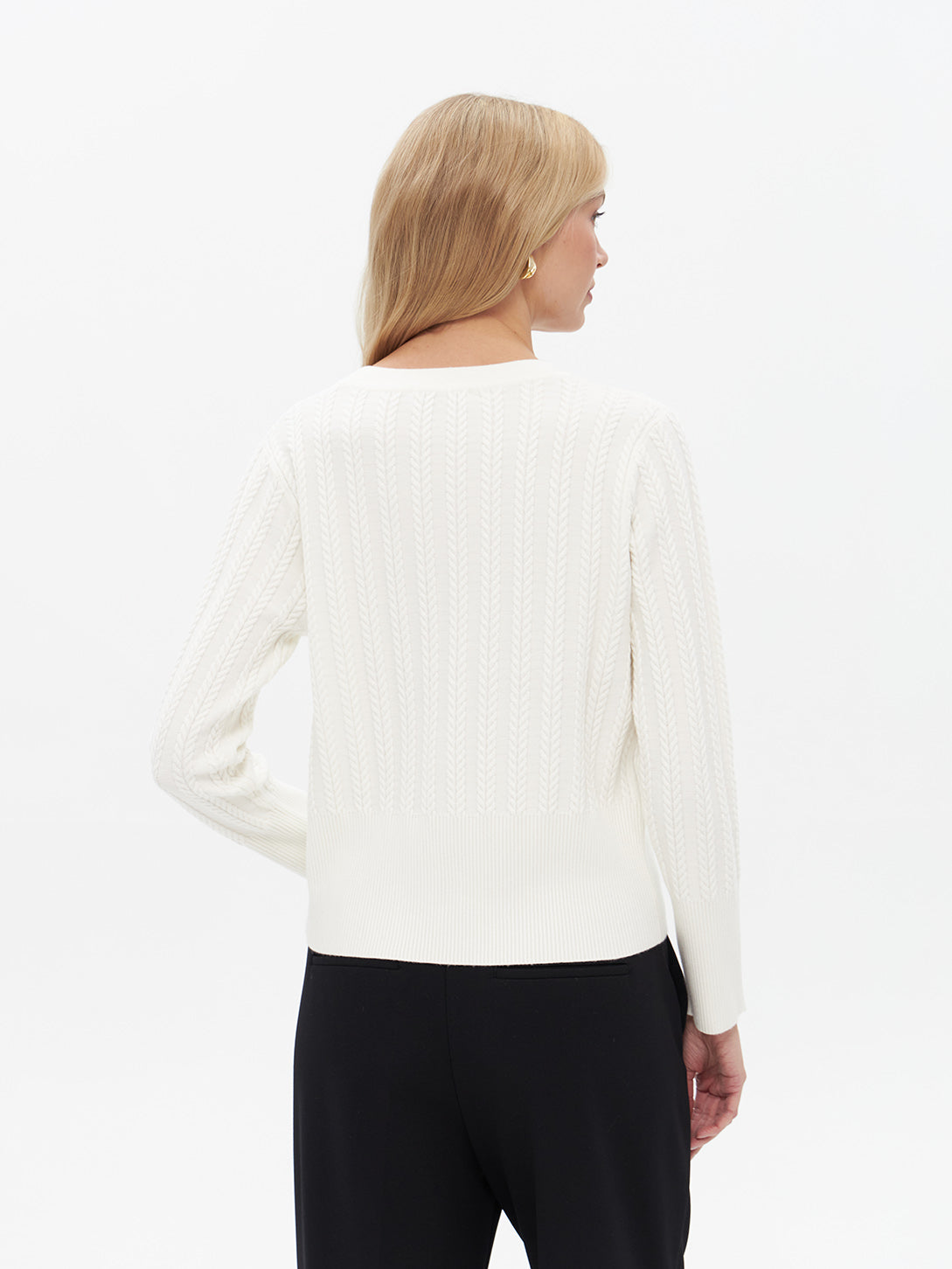 Cardigan mit V-Ausschnitt und goldenen Knöpfen