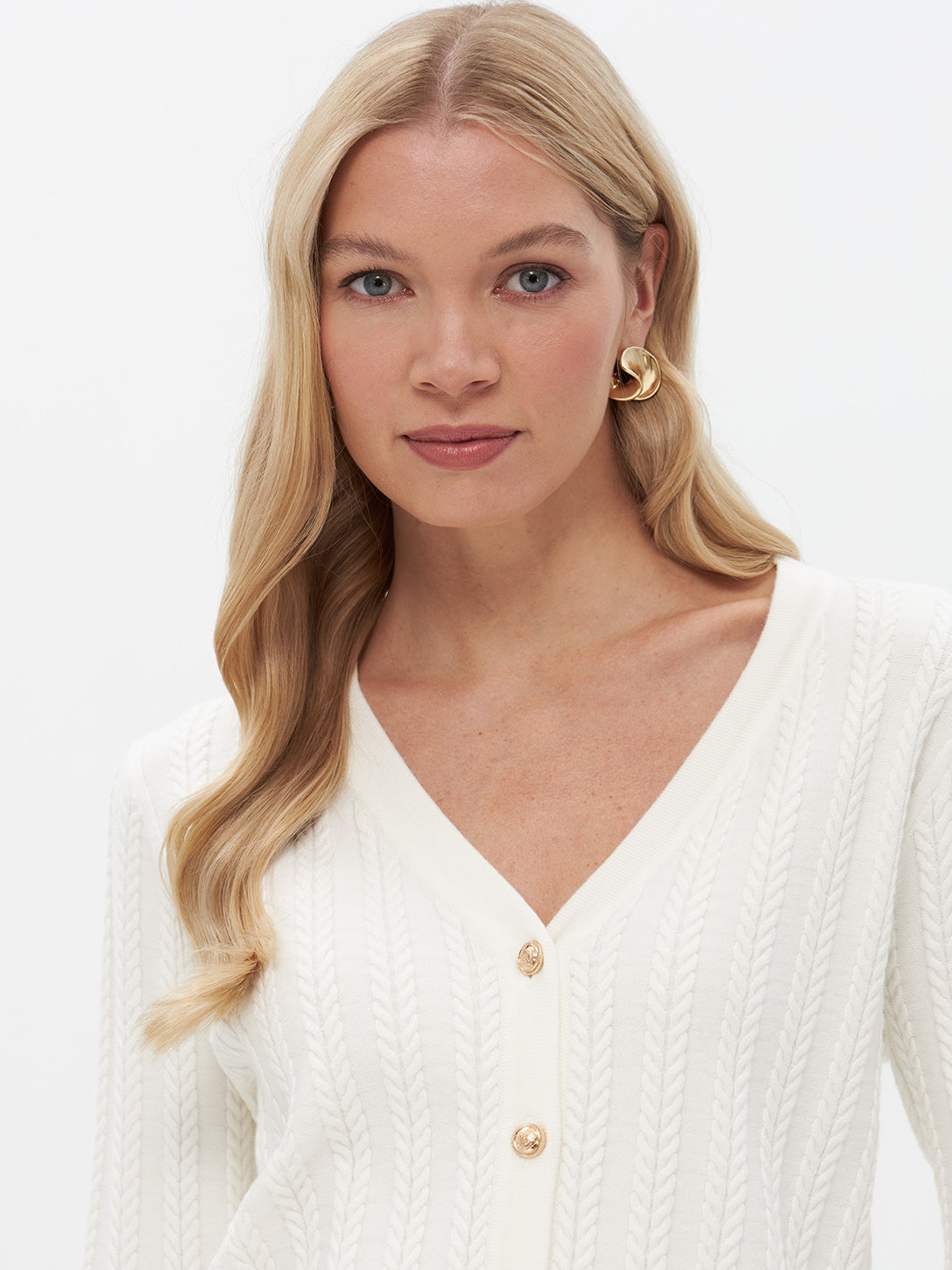 Cardigan mit V-Ausschnitt und goldenen Knöpfen