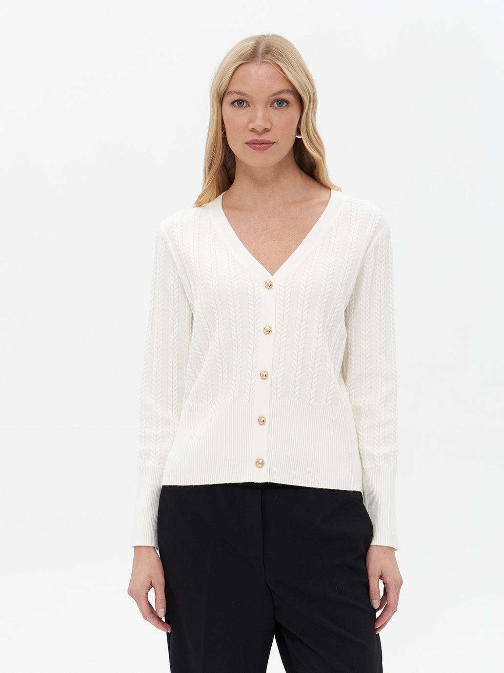 Cardigan mit V-Ausschnitt und goldenen Knöpfen