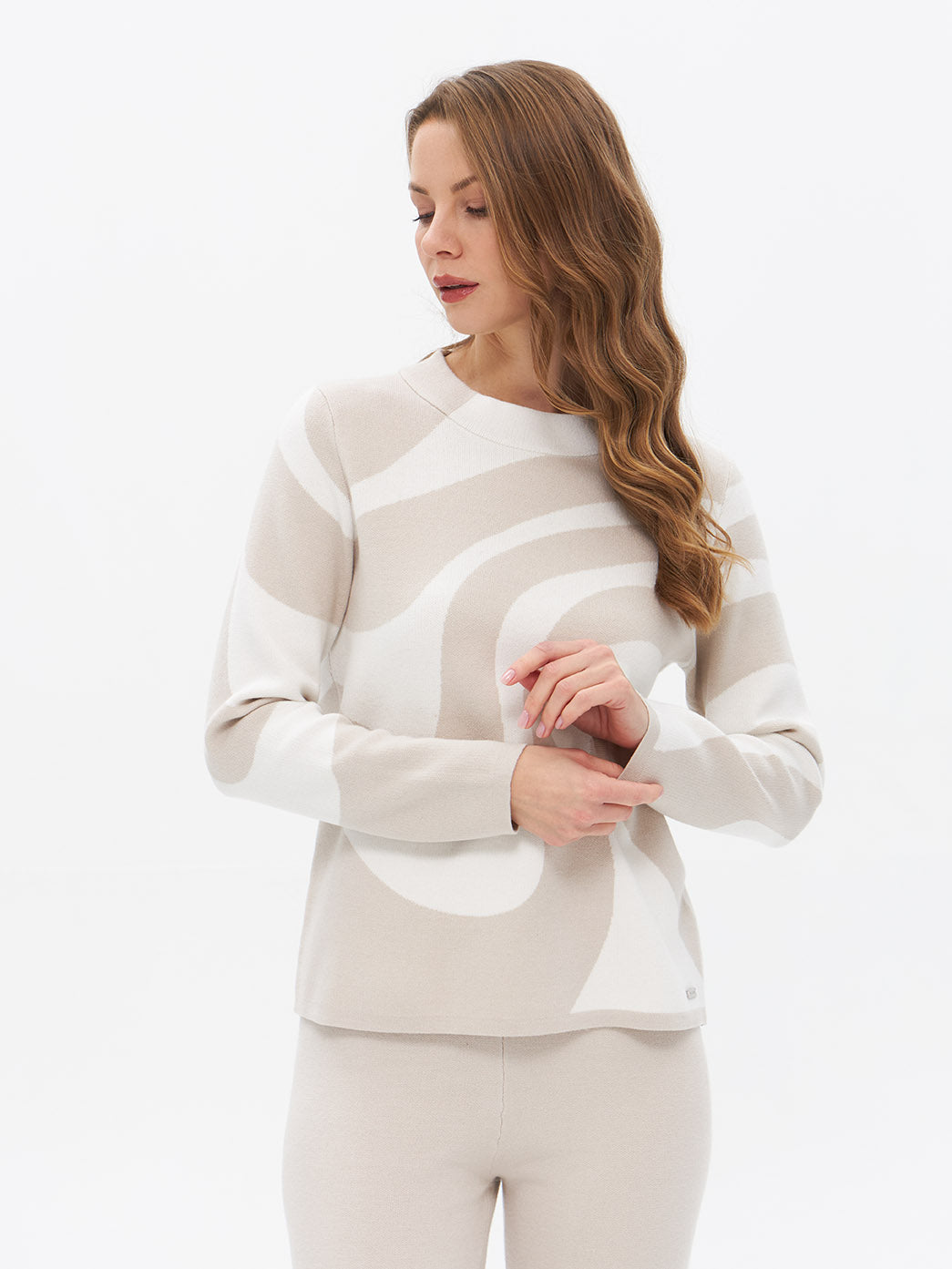 Pullover mit hohem Rundhalsausschnitt in stone
