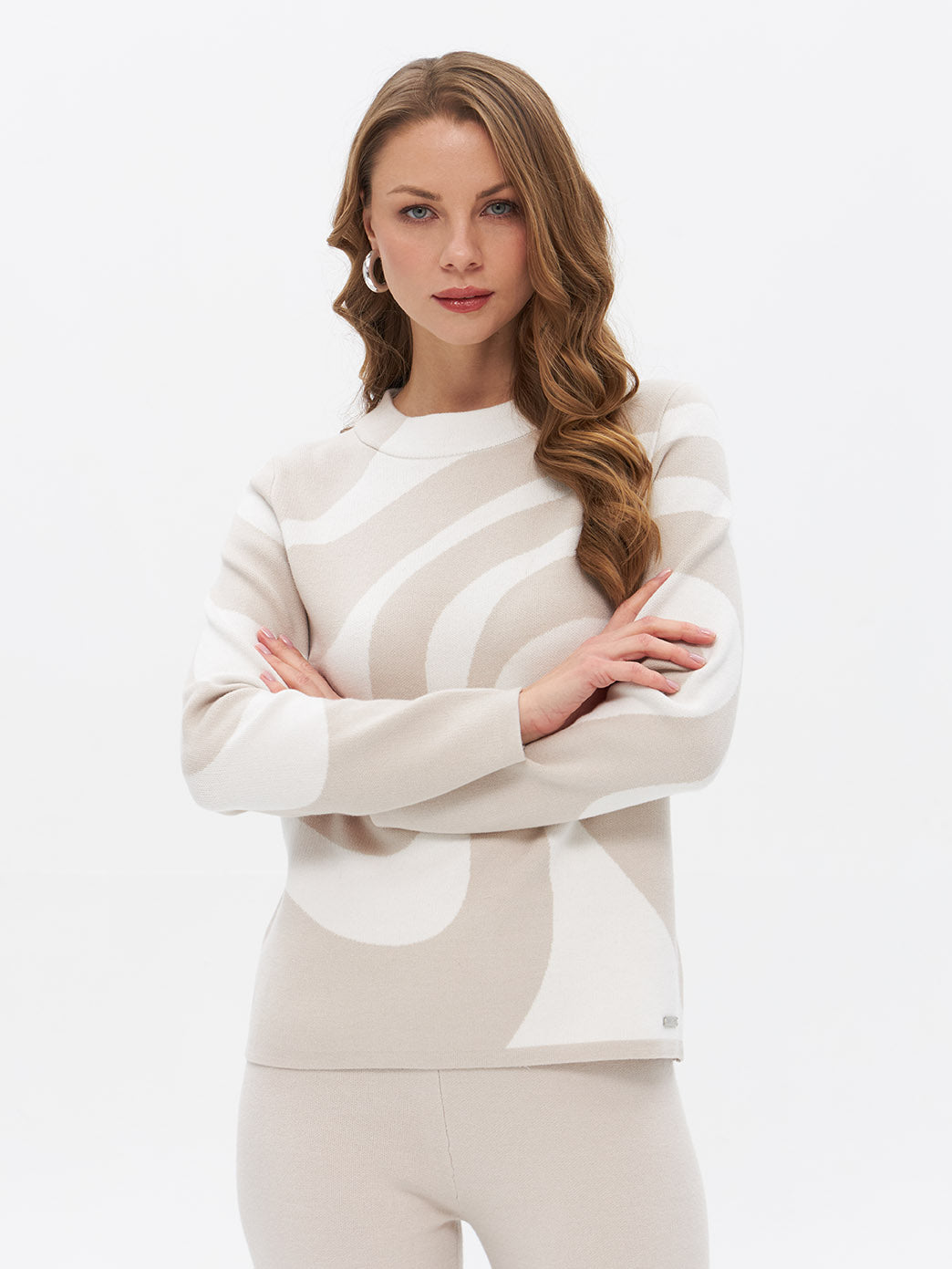 Pullover mit hohem Rundhalsausschnitt in stone