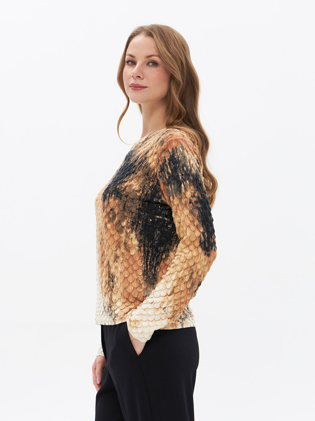 Pullover mit Strickstruktur in abstraktem Muster
